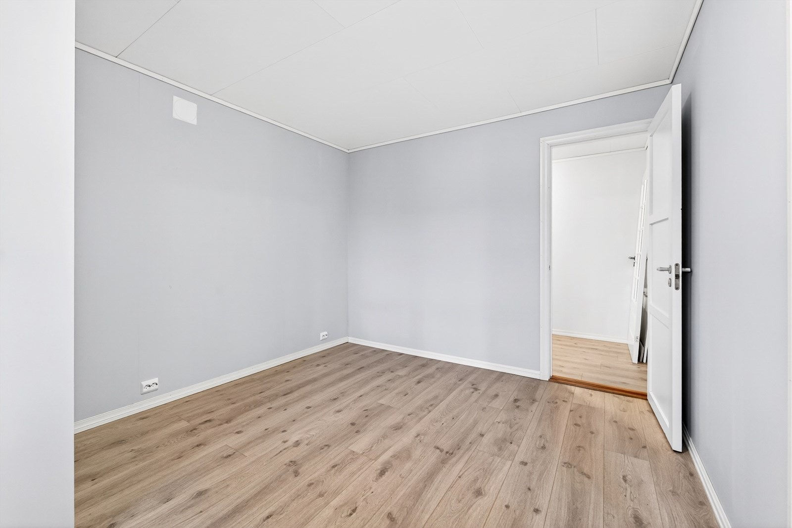 Kjellerrom benyttet som soverom, underetasjen Galleribilde