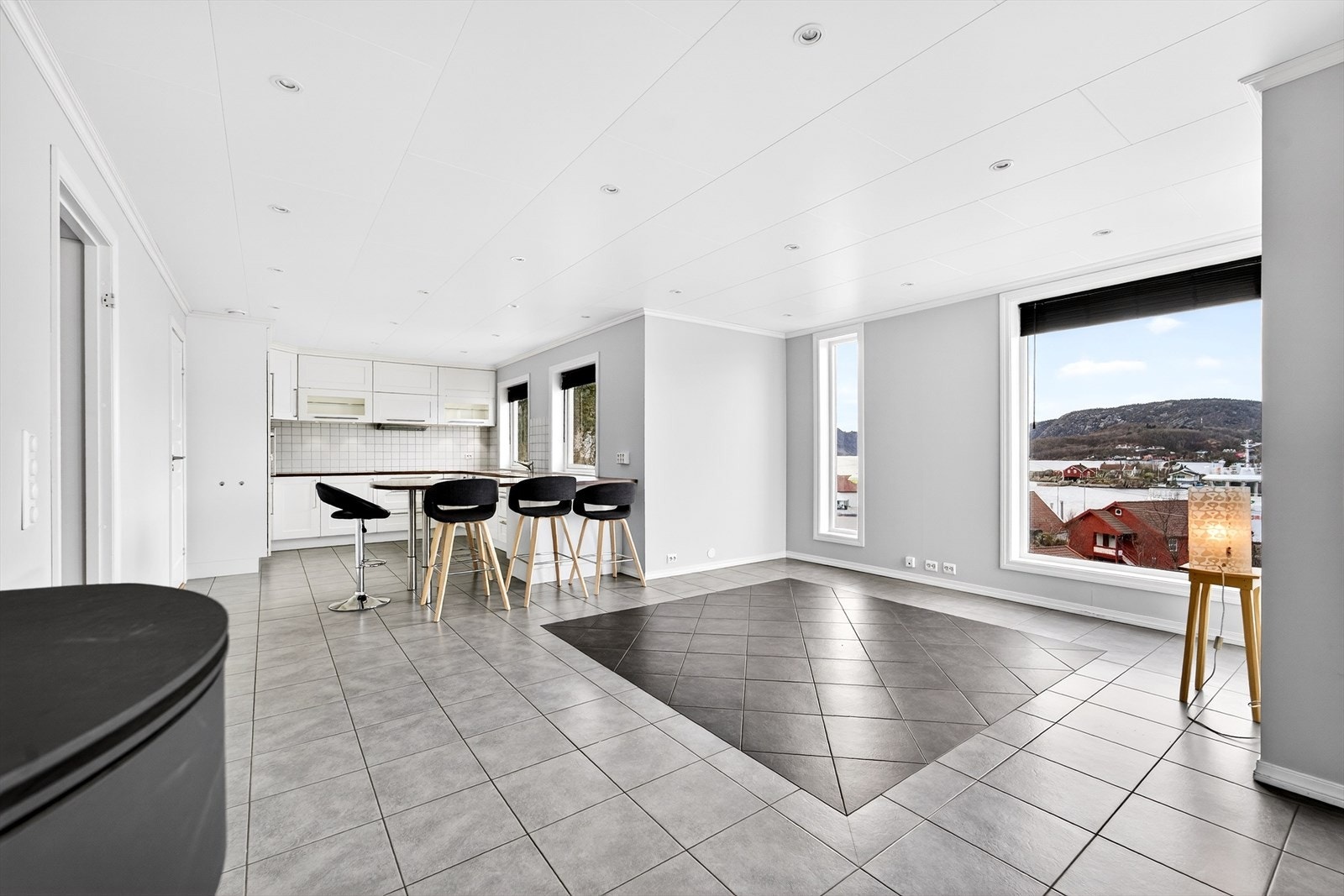 Åpen løsning mot kjøkken Galleribilde