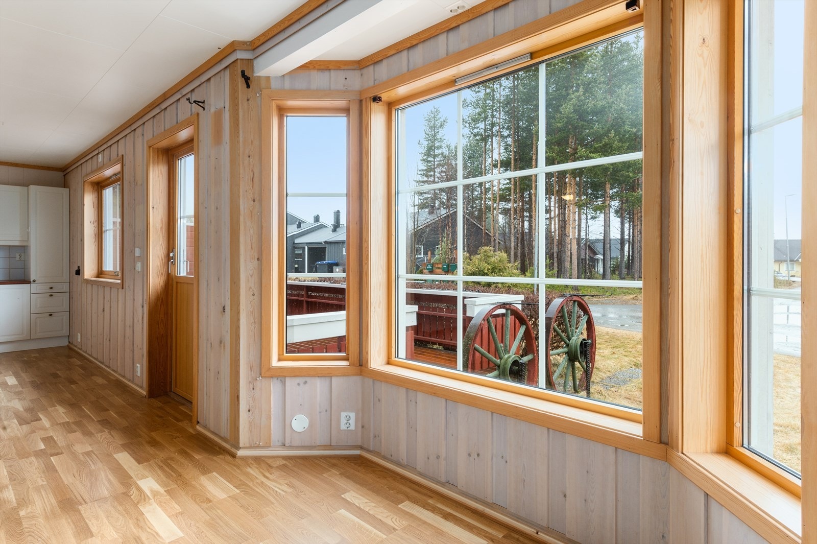 Fra stuen er det utgang til en romslig veranda på 16 m². Galleribilde