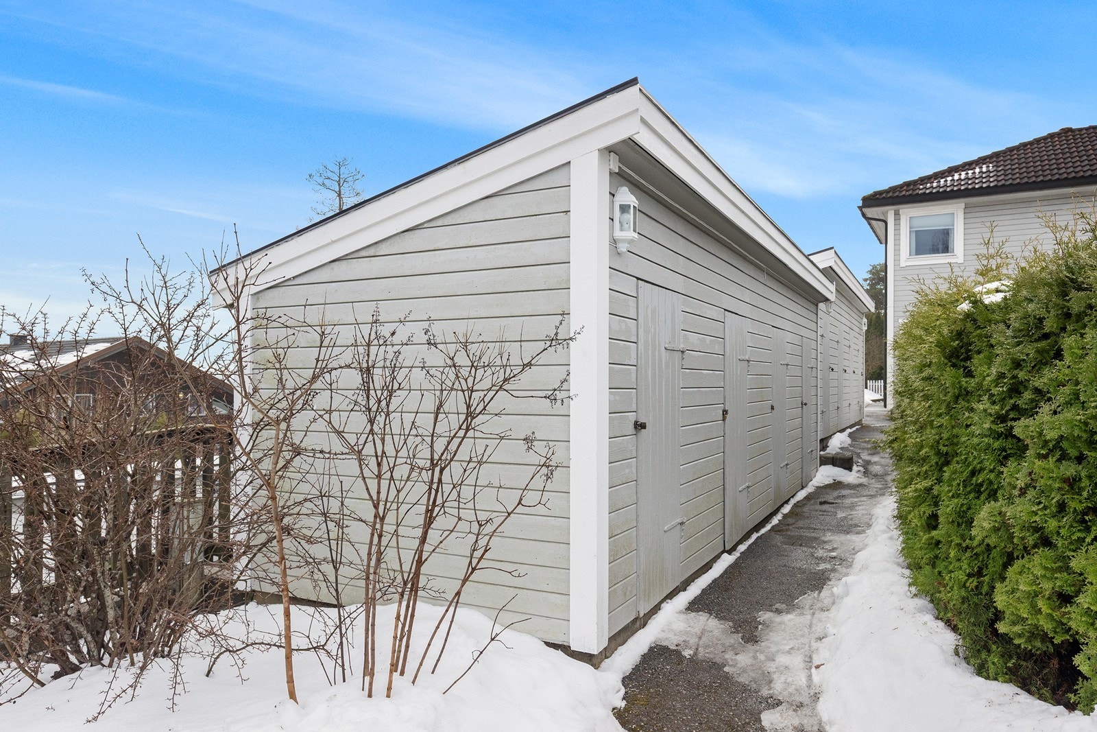 I tillegg disponerer leiligheten en praktisk, ekstern bod på 5 m² i felles bodrekke. Galleribilde