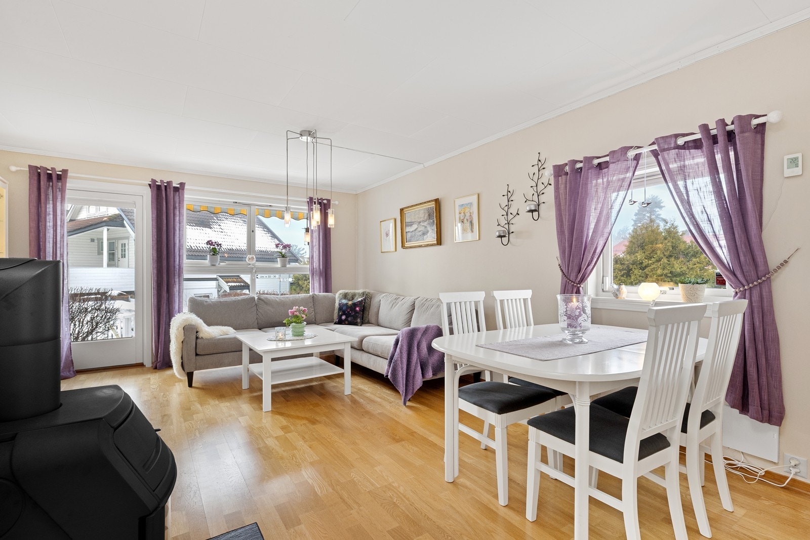 Eiendomsmegler Gry Grønnern Ekeberg presenterer Skorkeberg Allé 18A. Galleribilde