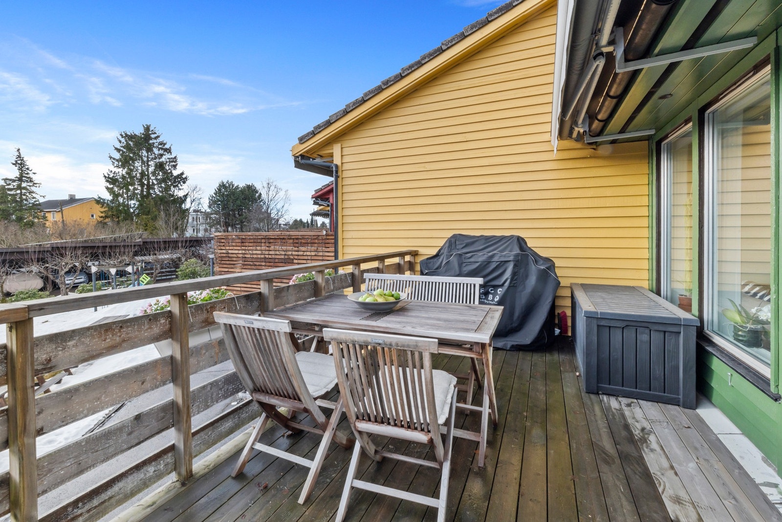 Sørvendt veranda på ca 16 m² . Galleribilde