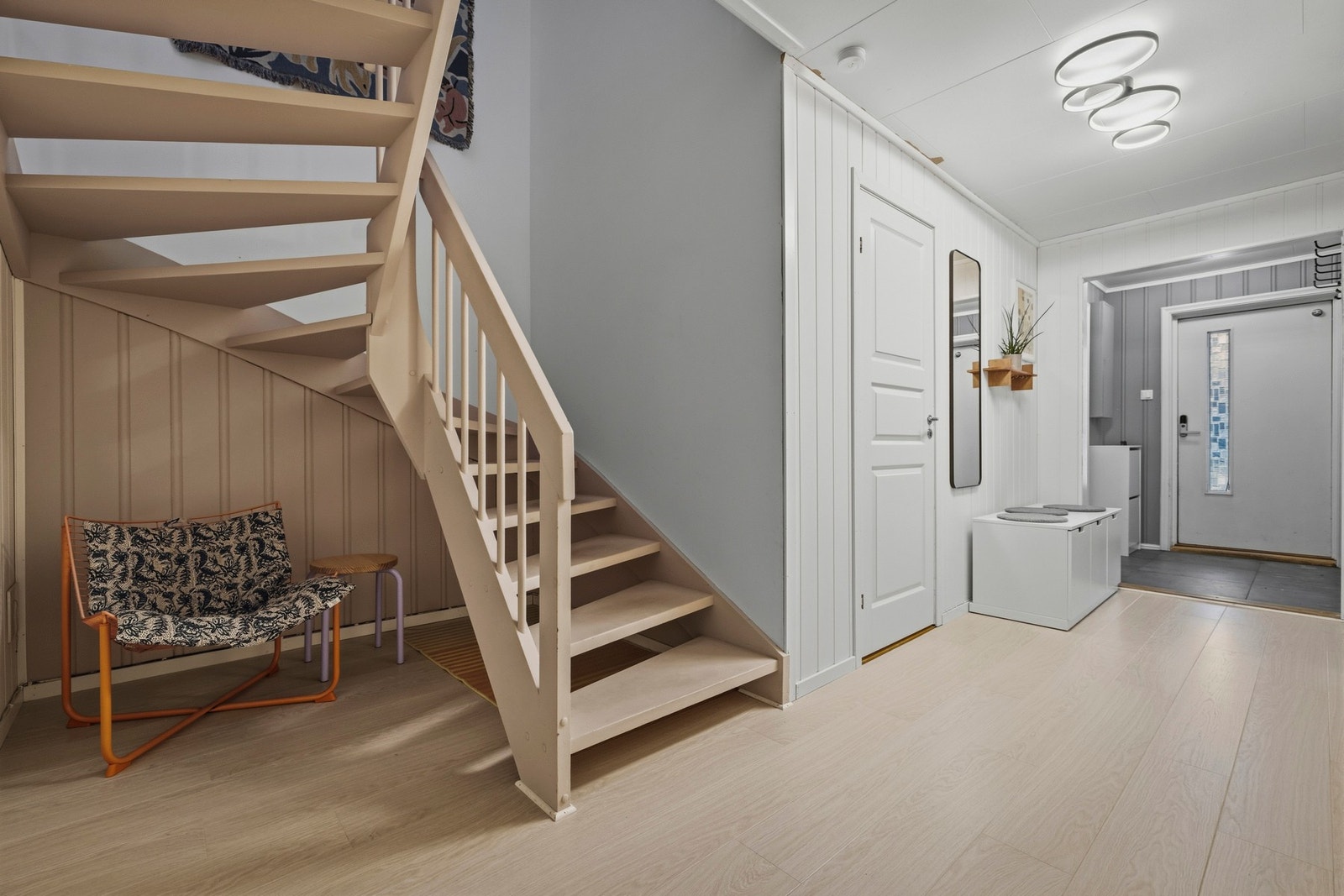 Trapp mellom etasjene. Galleribilde