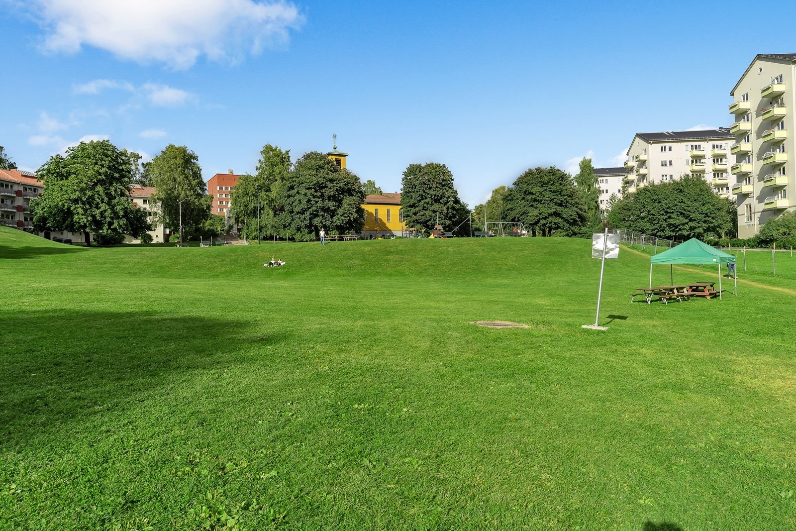 Ila-parken ligger i umiddelbar nærhet av boligen og tilbyr grønne og idylliske rekreasjonsområder. Galleribilde