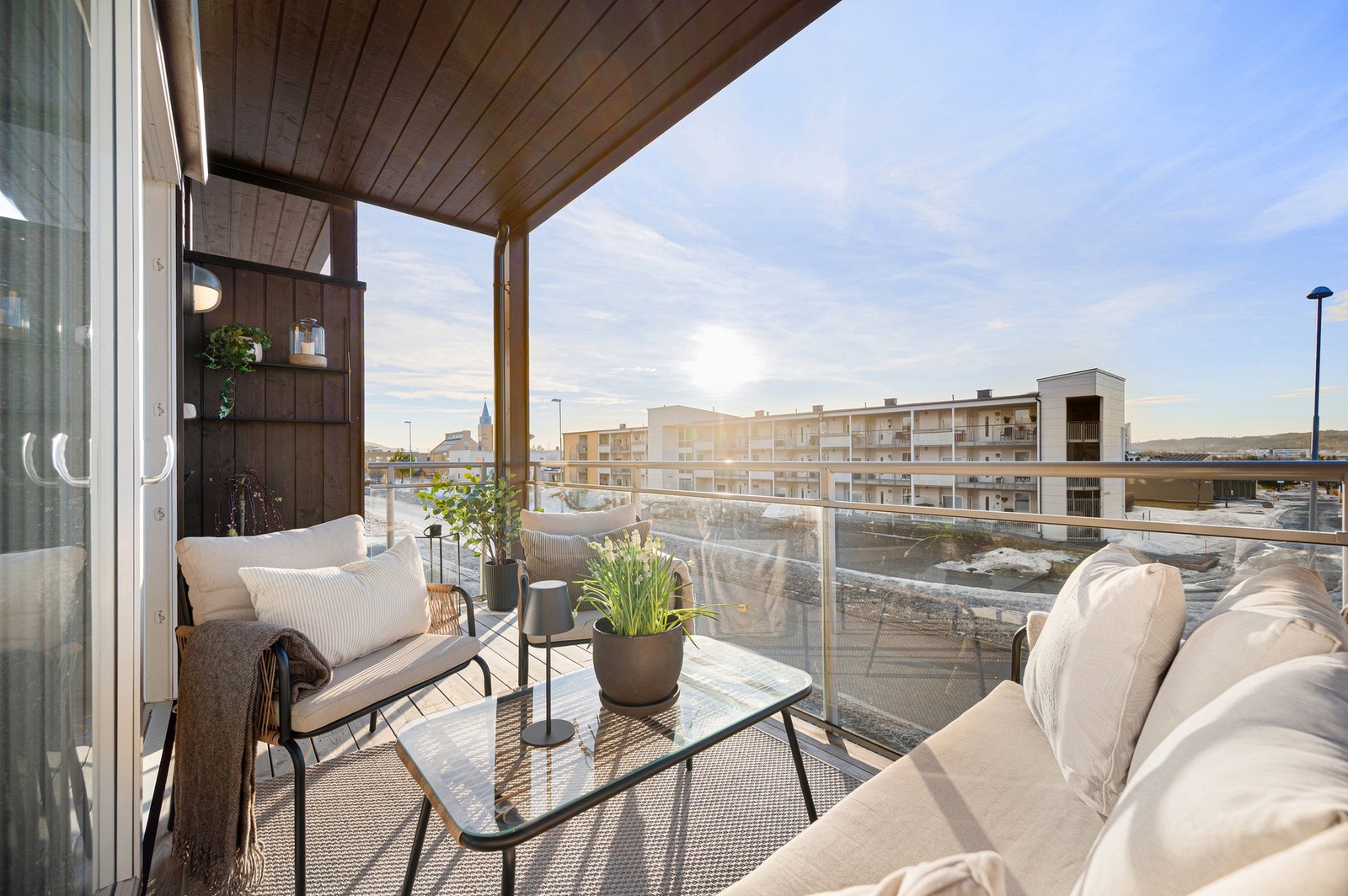 Her kan man nyte solen hele dagen. Galleribilde