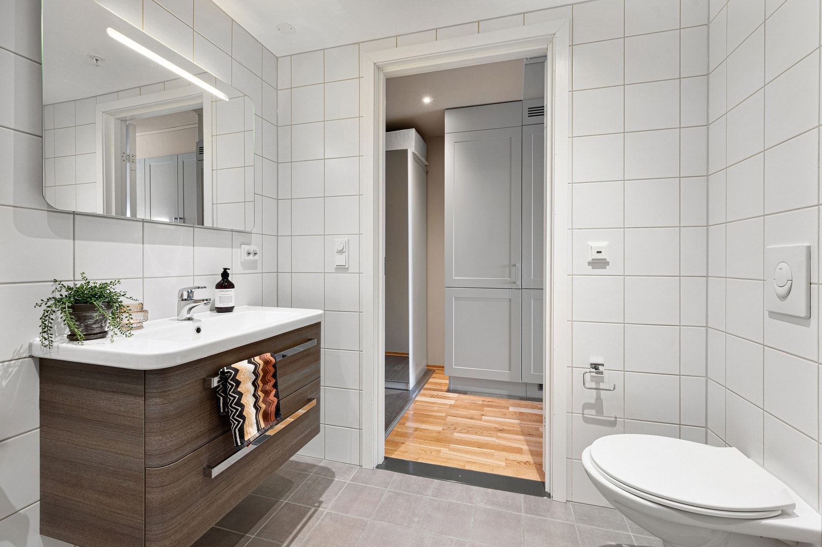 Badet er på 4,3 kvm. Galleribilde