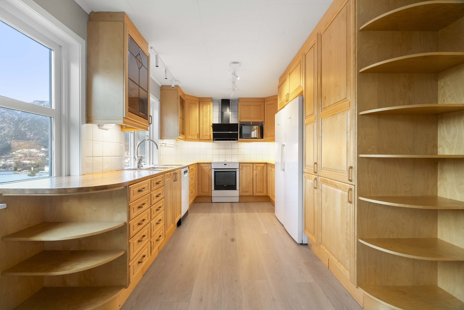 Kjøkkenet er frå 1998 Galleribilde