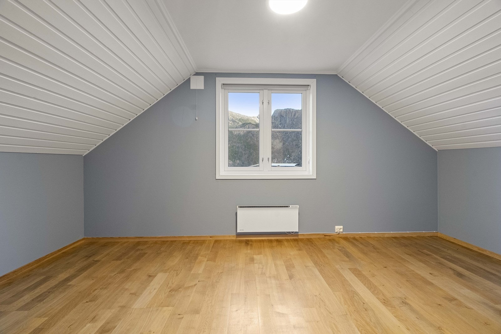 Det er 2 soverom i loftsetasjen Galleribilde