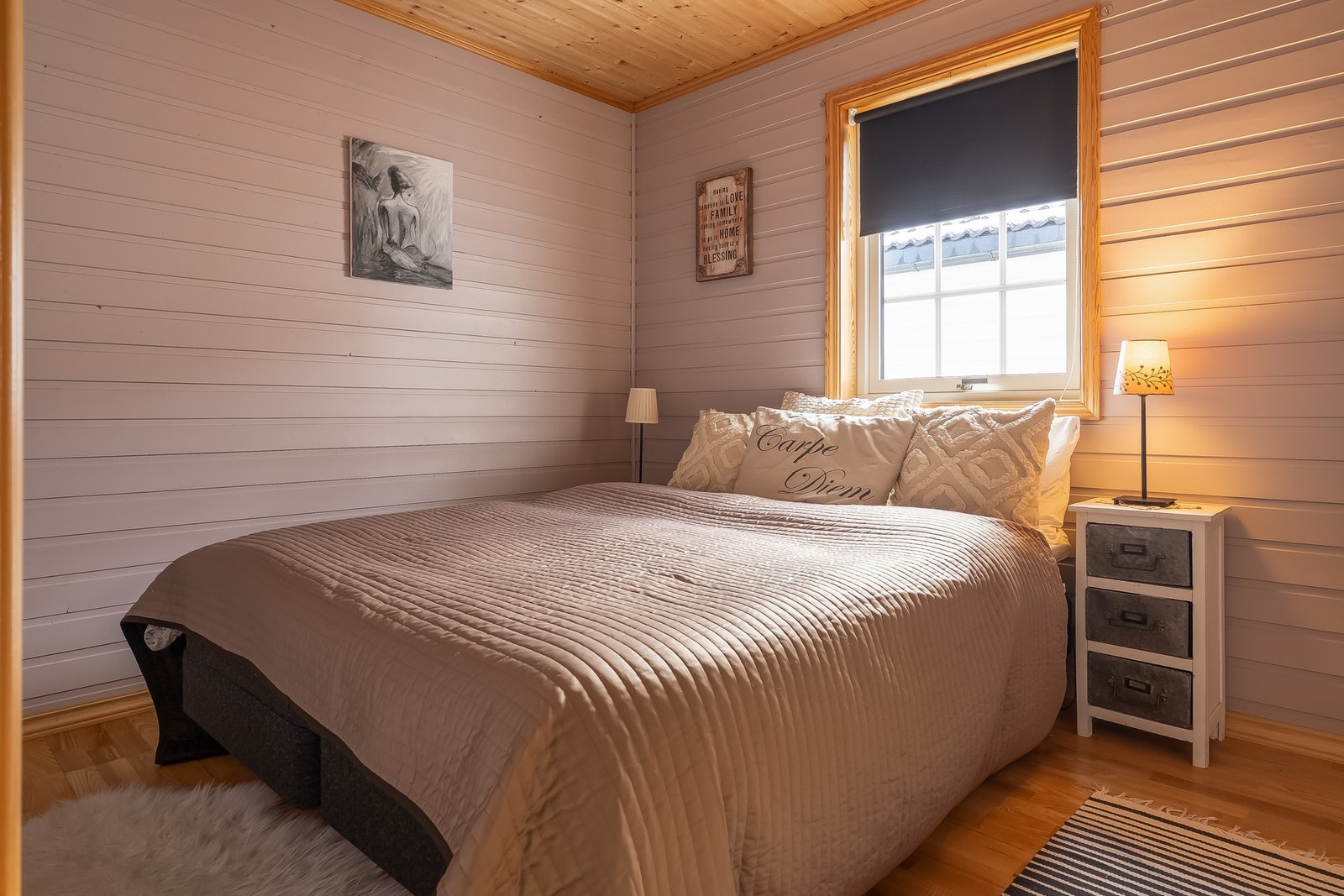 De andre soverommene i denne etasjen er på hhv 9,6 kvm og 8,3 kvm Galleribilde