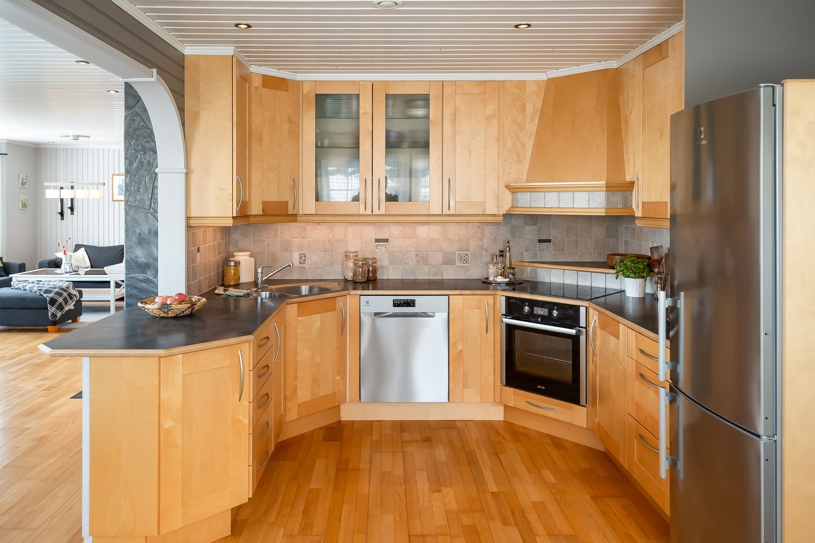 Alle hvitevarer på kjøkken medfølger Galleribilde