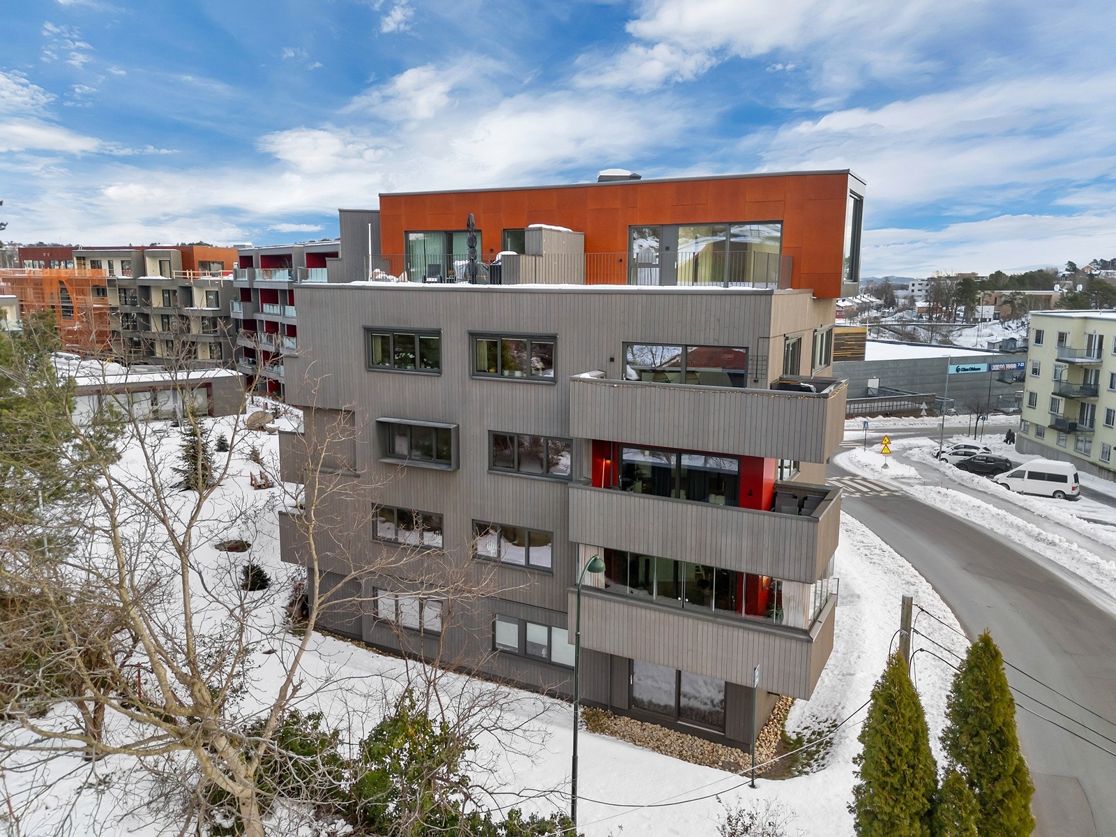 Leiligheten har en svært sentral beliggenhet i Vågsbygd sentrum. Galleribilde