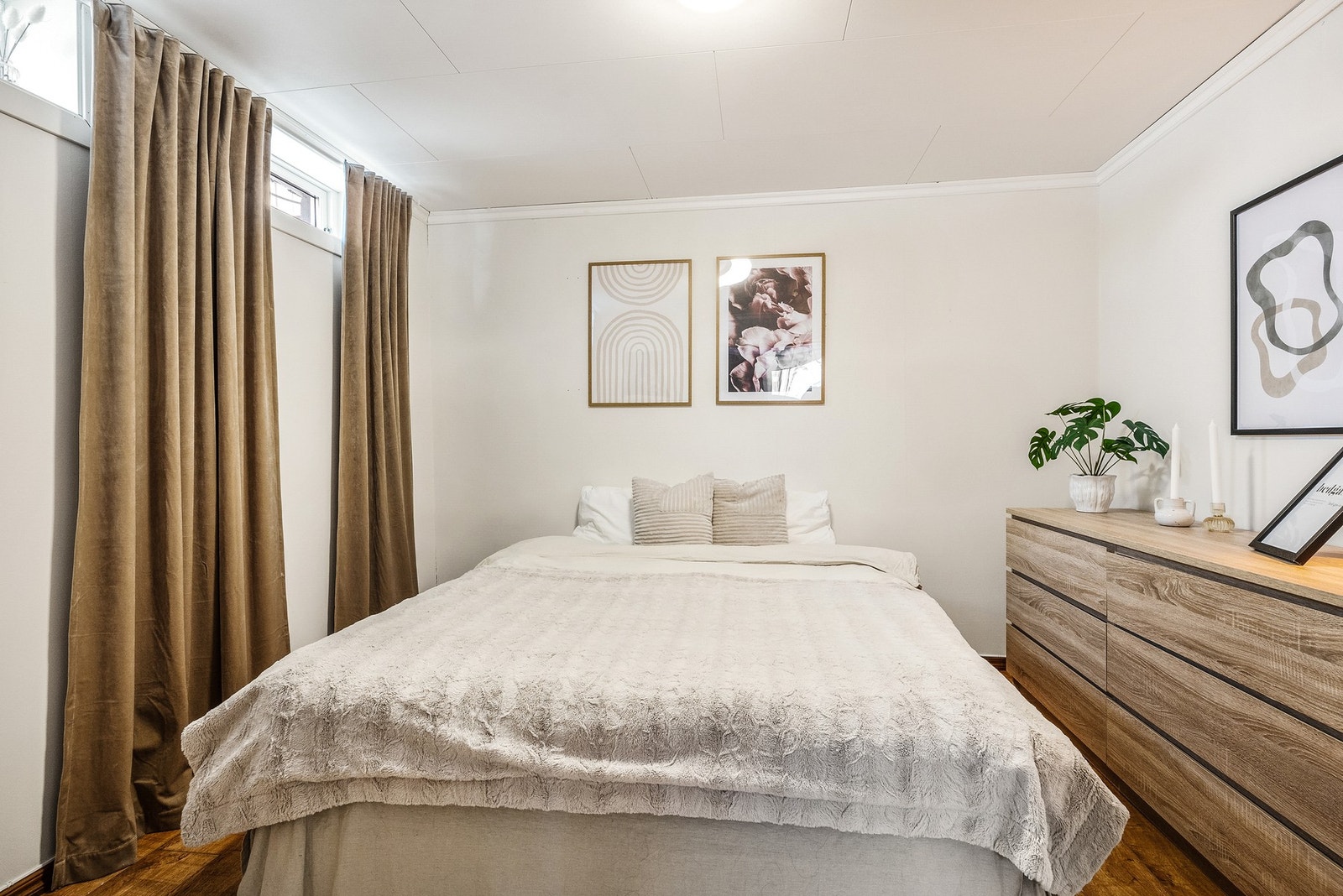 Rom i kjeller benyttet som soverom (Avvik for rømning i kjeller) Galleribilde