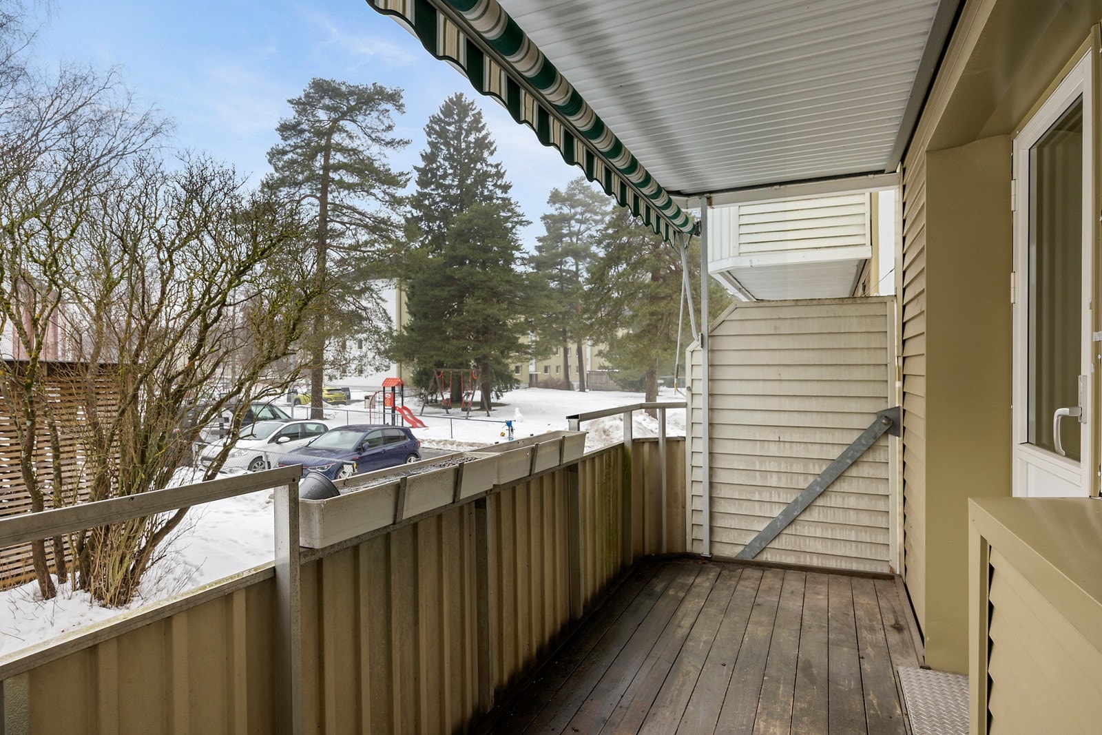 Fra stuen har du utgang til en vestvendt balkong på 7 kvm Galleribilde