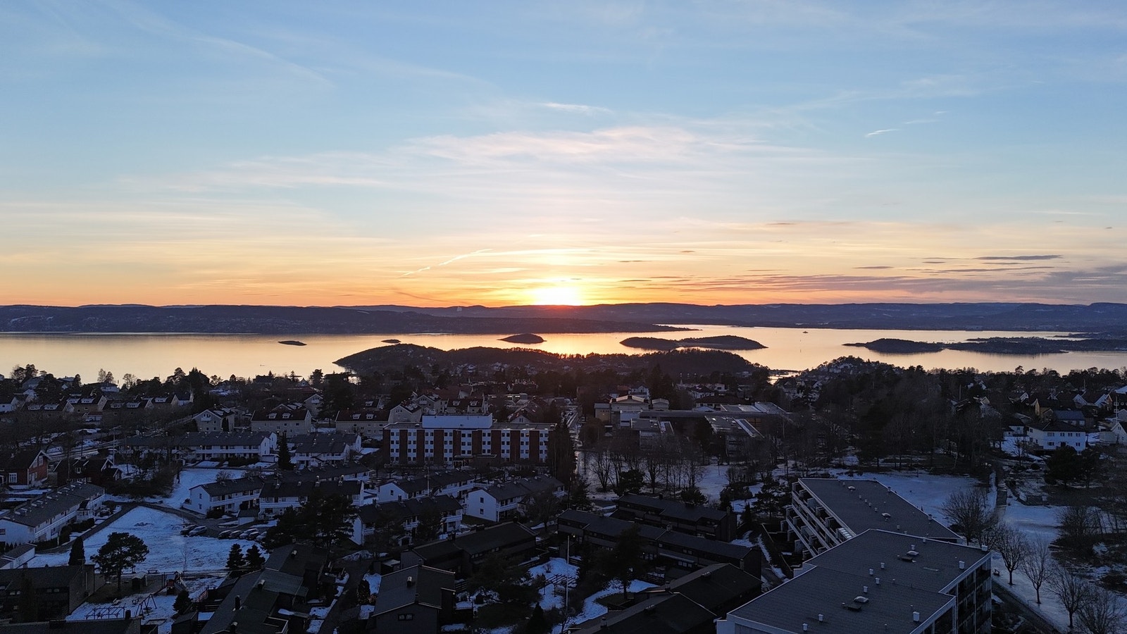 Den frie utsikten og det hyggelig naboskapet i sameiet er et av mange høydepunkt som selger har satt pris på. Galleribilde