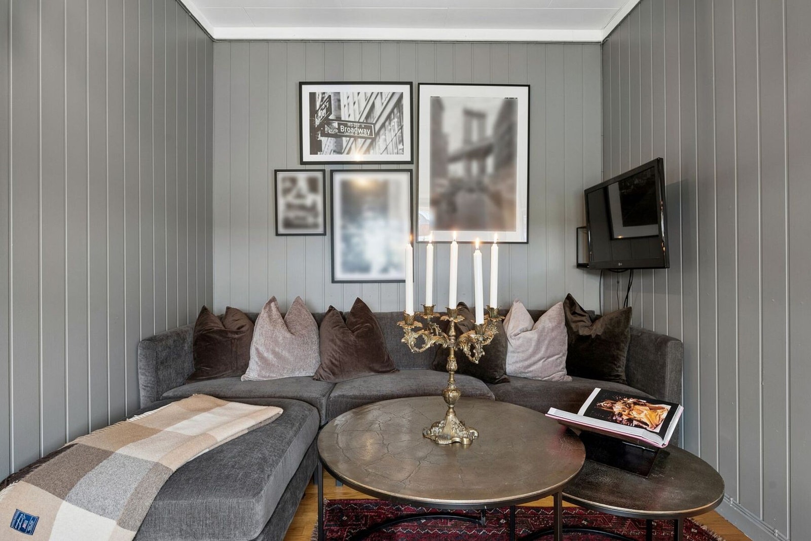 Koselig sofakrok i stuen perfekt plass til avslapning. Galleribilde