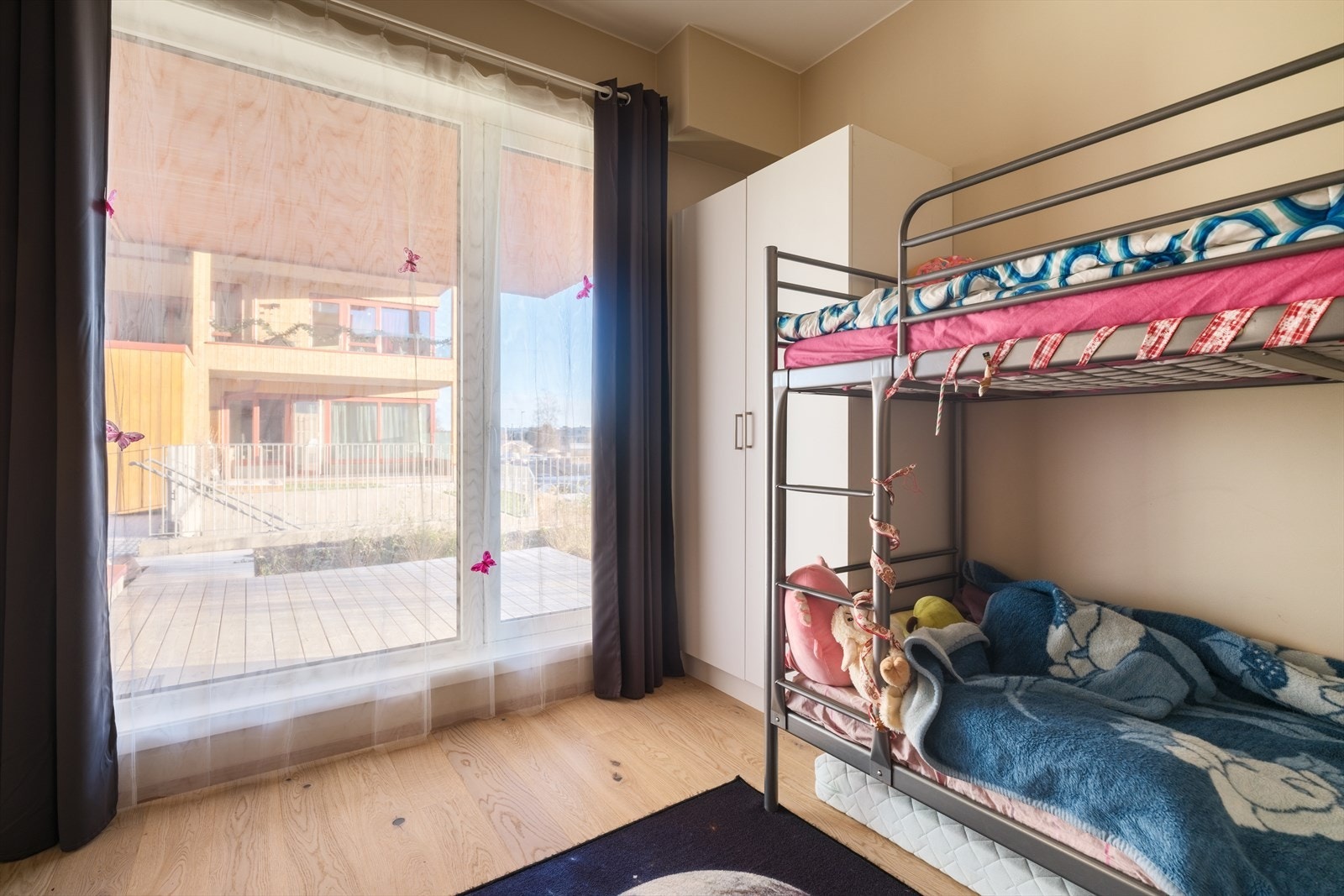 God plass til garderobeløsning og annet ønsket møblement Galleribilde