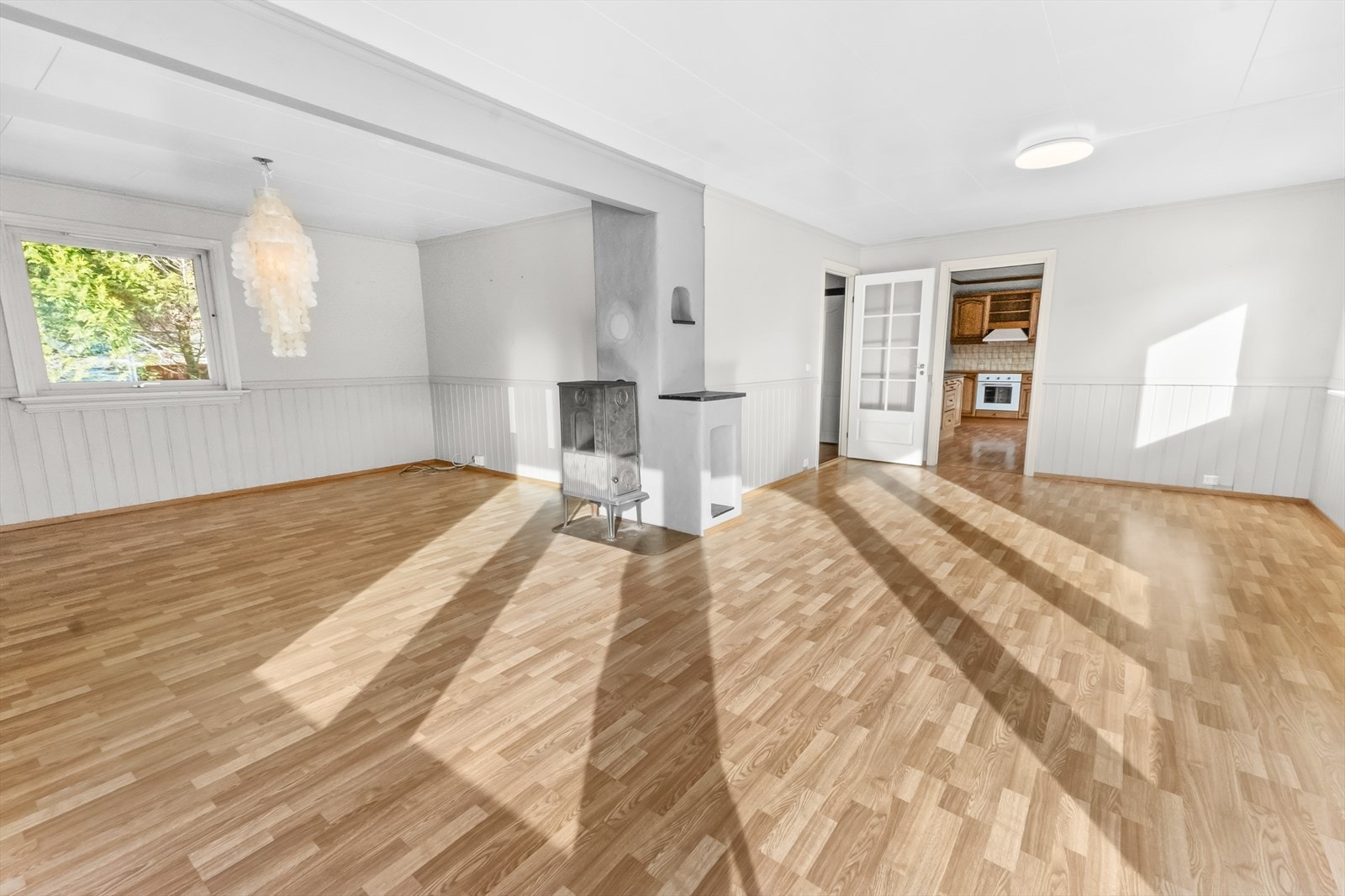 Fra stue mot kjøkken. Galleribilde