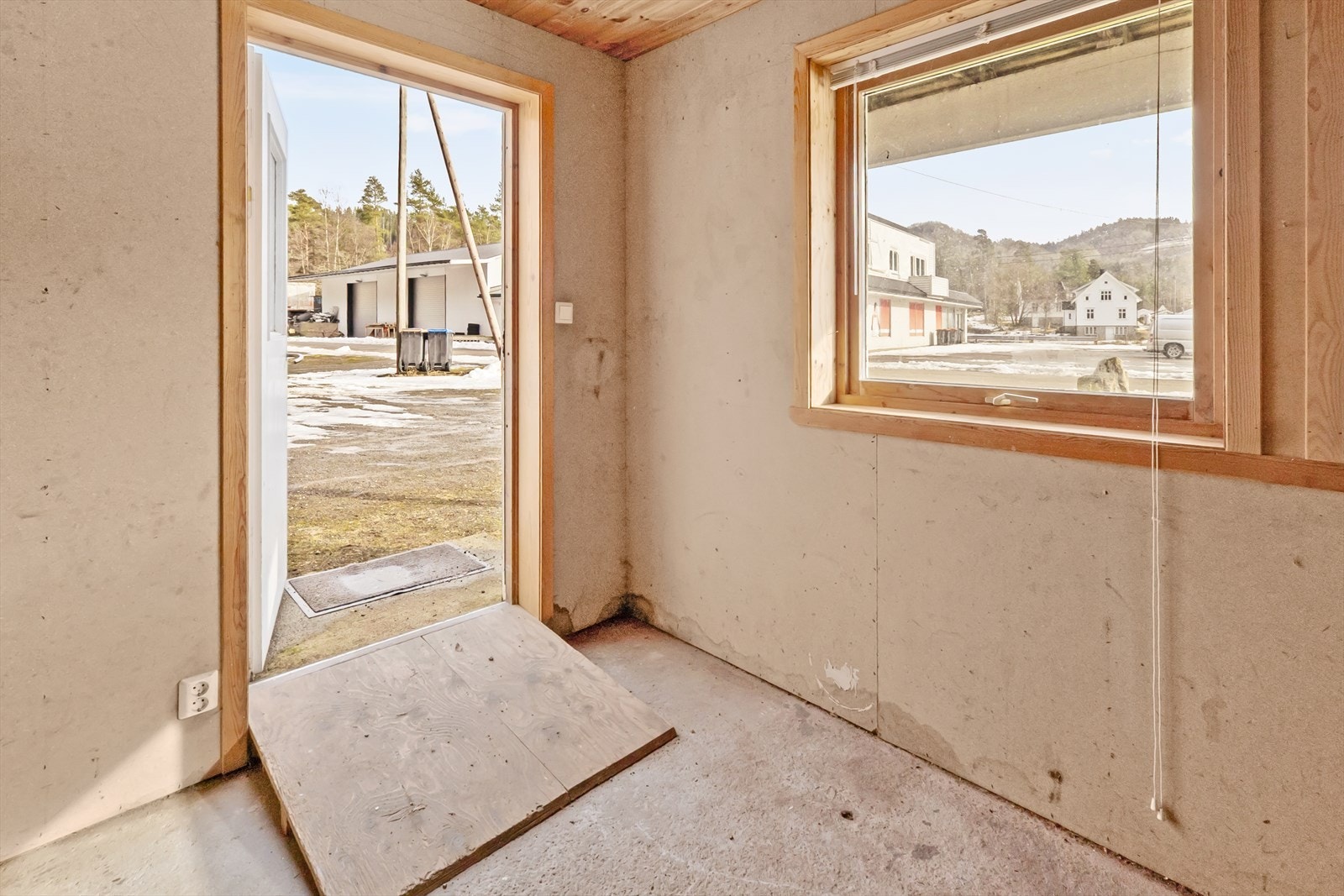 Utgang fra kjelleren Galleribilde