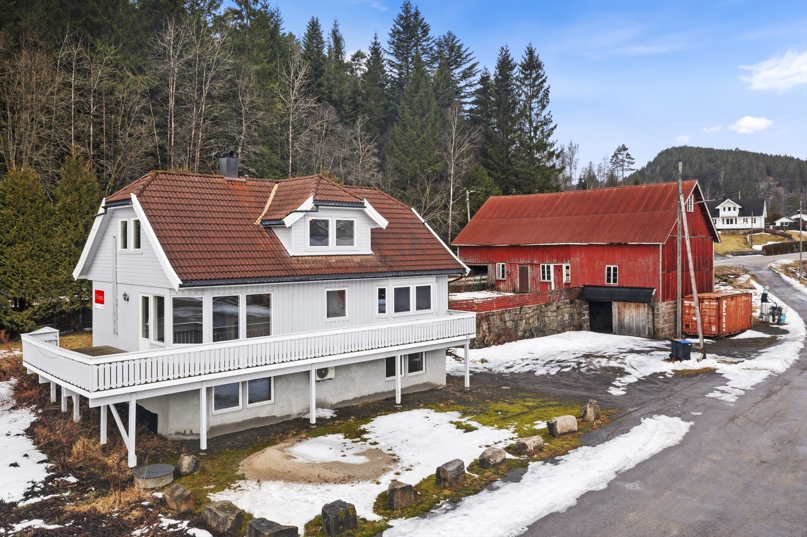 Spennende eiendom med mange muligheter. Galleribilde