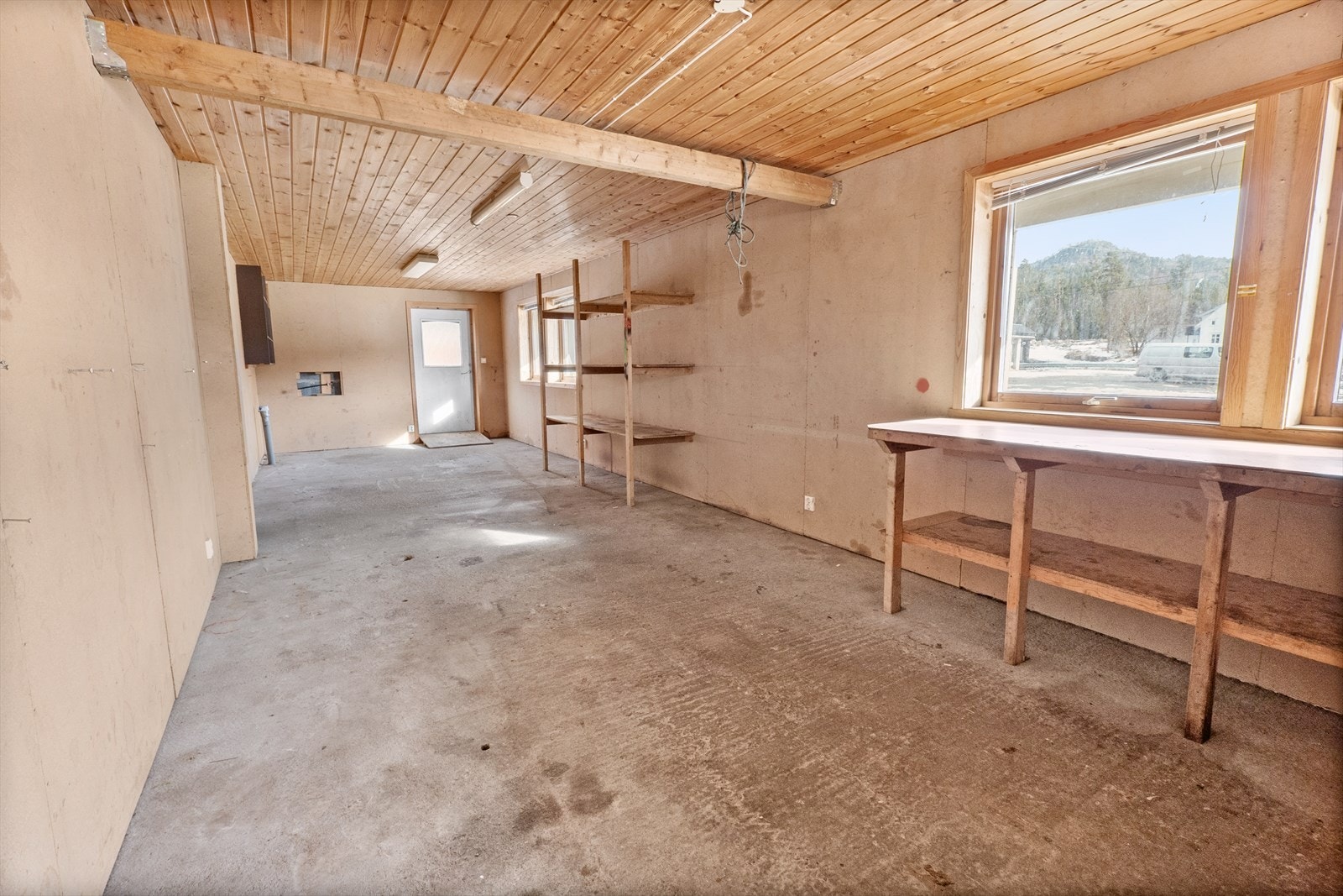 Lagerrom 2 Galleribilde