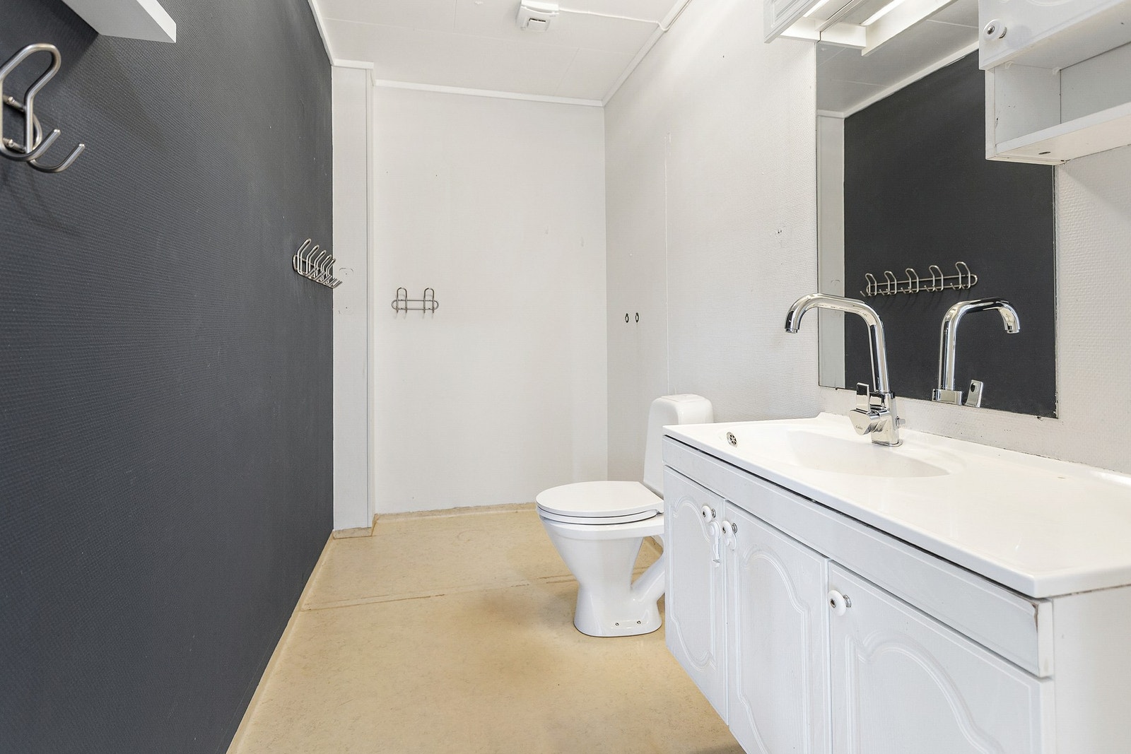 Toalettrom. Galleribilde