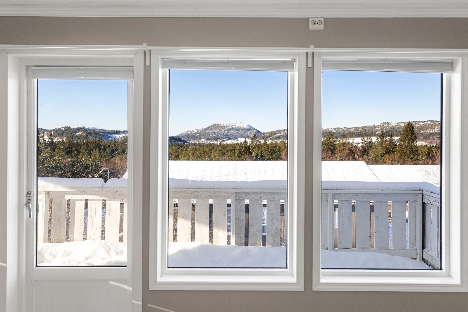 Fra stuen har man flott utsikt. Galleribilde