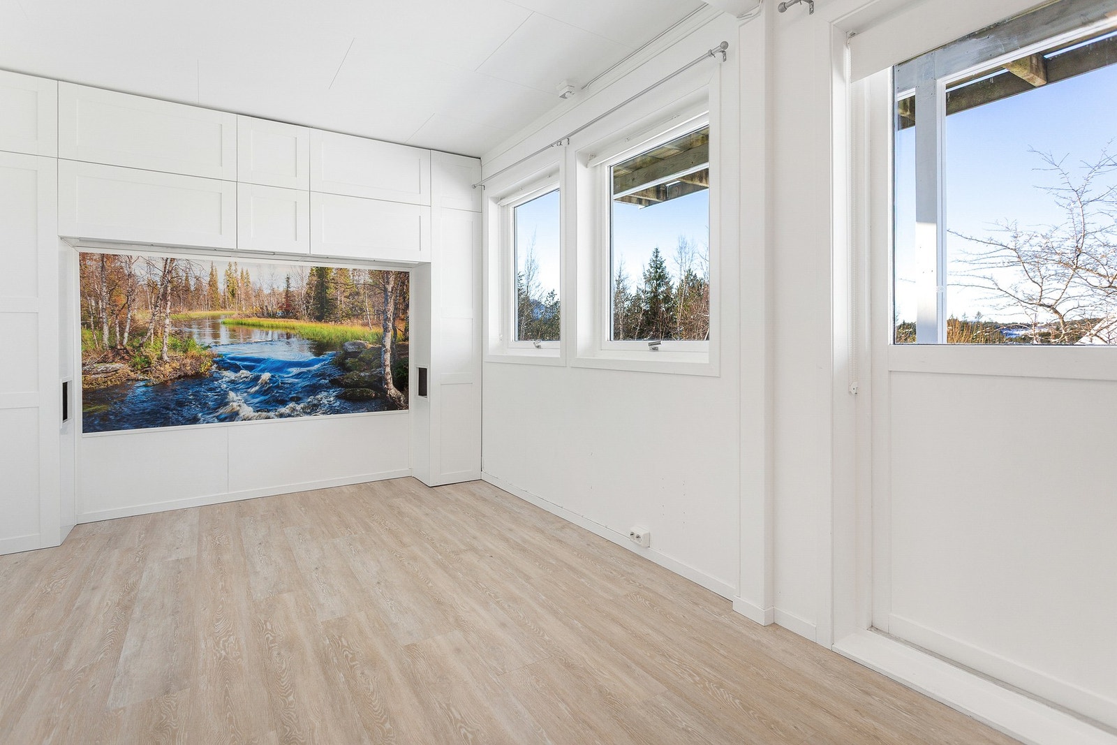 Soverom 1. i underetasje har god plass til dobbeltseng. Galleribilde