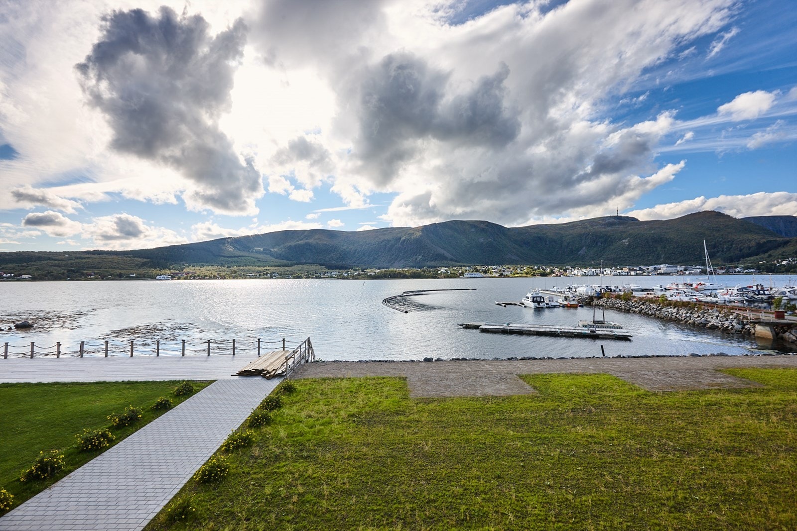Det maritime miljøet og nærheten til småbåthavna er veldig spennende. Galleribilde