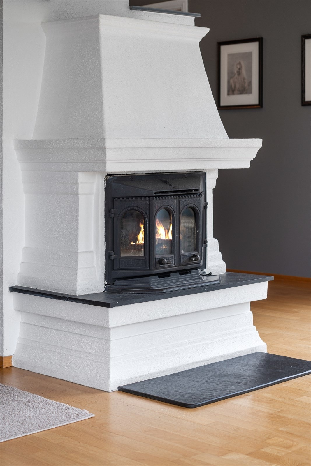 Vedovn og varmepumpe til oppvarming i denne etasjen. Galleribilde