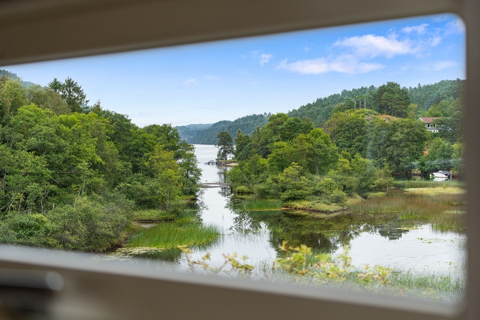 Utsikten fra kjøkkenbenken. Galleribilde