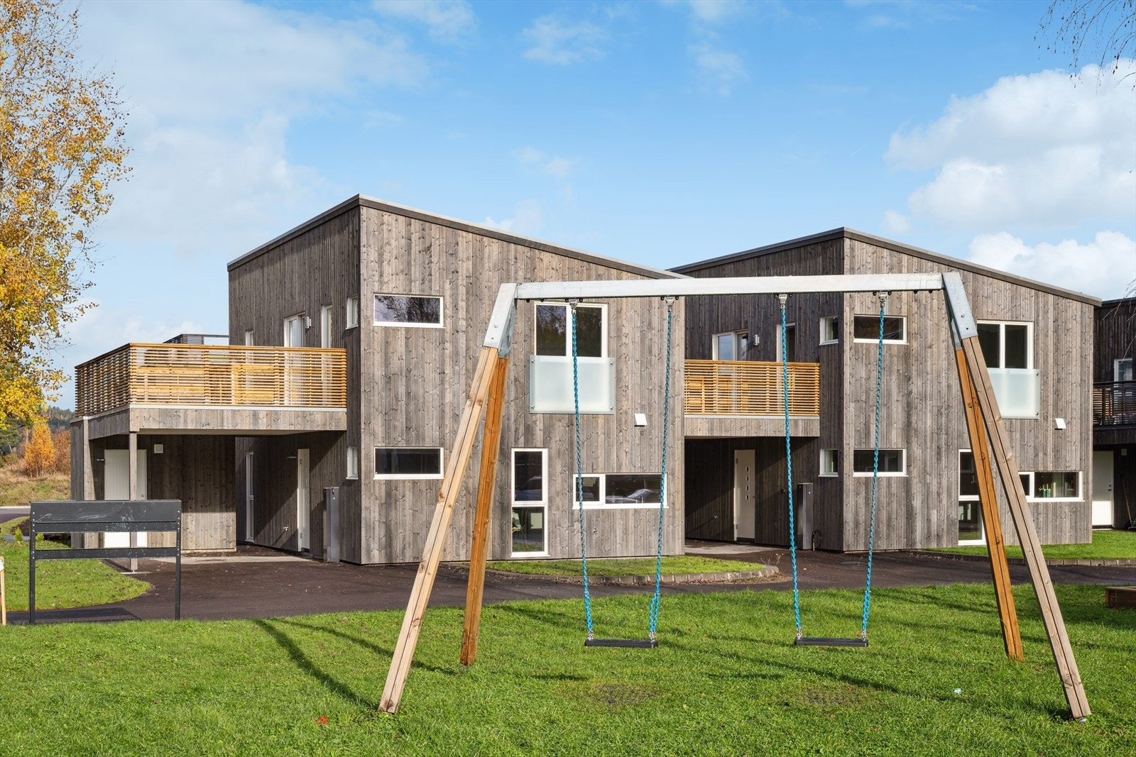 Hyggelig og trygt lekeområde for barn rett ved boligen Galleribilde