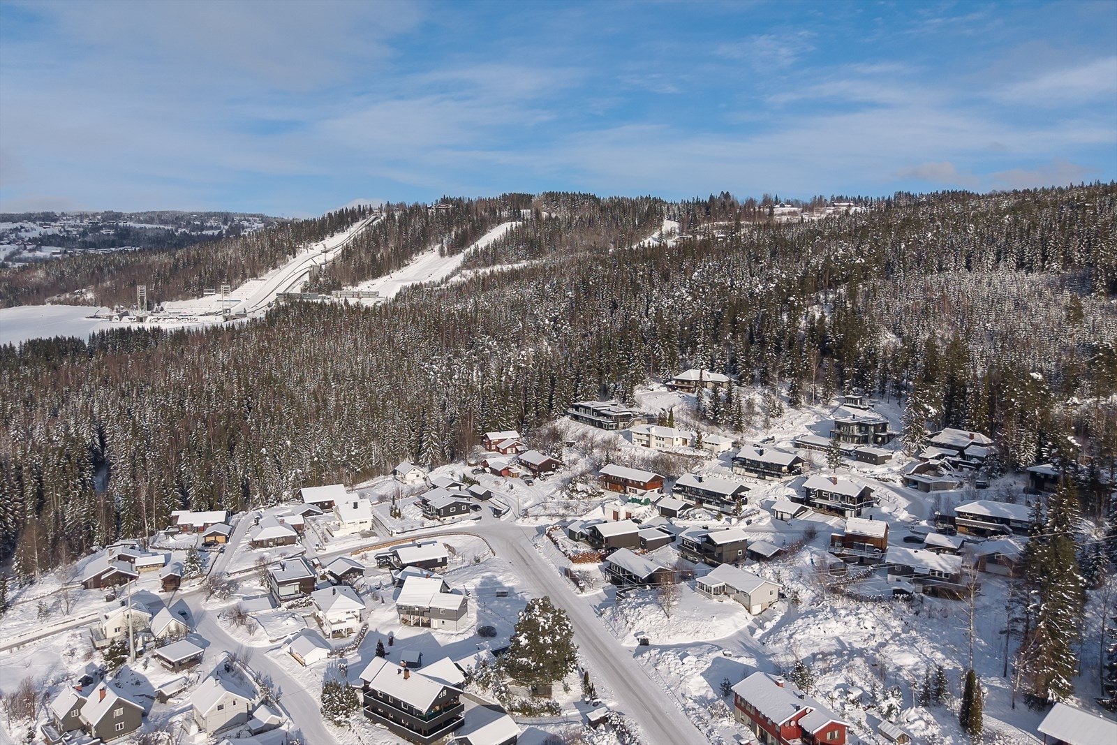 Kort vei til idrettsanlegg, haller og fasiliteter som Stampesletta og Maihaugen. Galleribilde