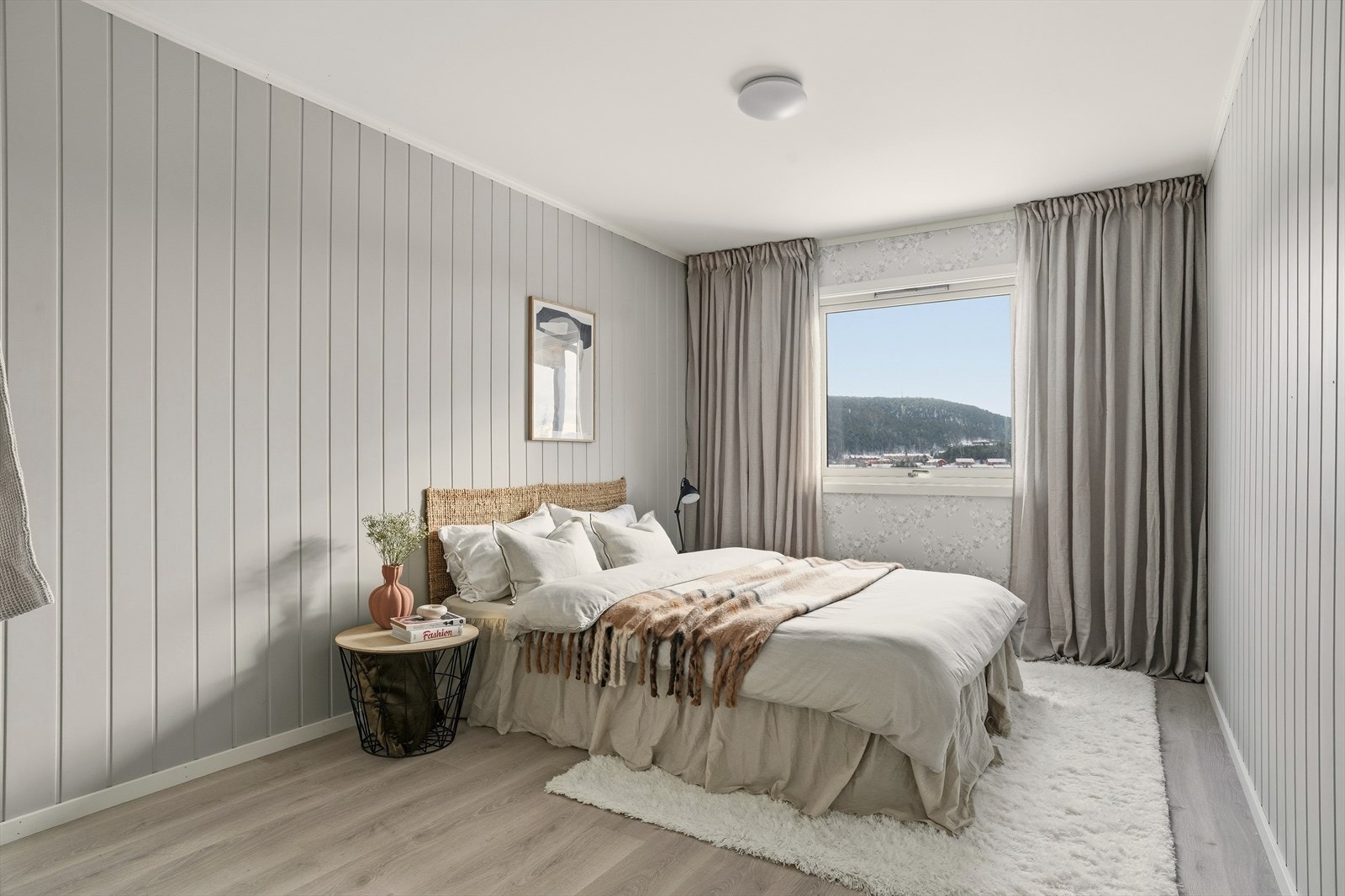 Leiligheten har to romslige soverom Galleribilde