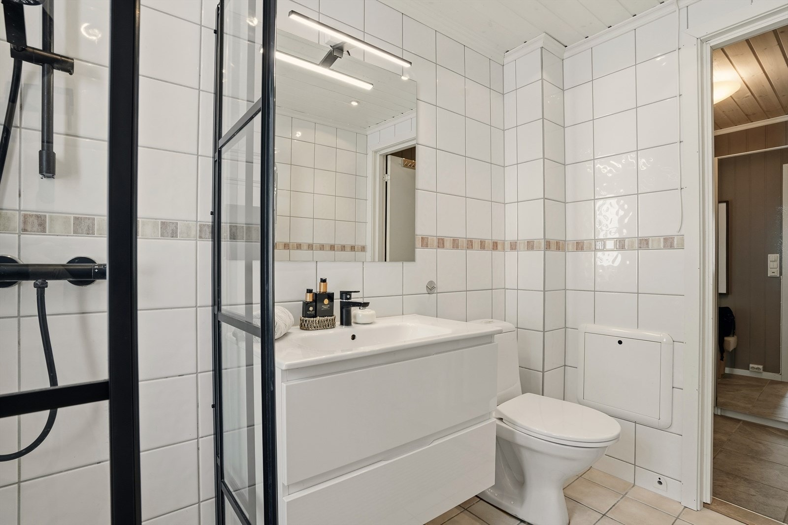 Det ble i 2022 og 2024 oppgradert med ny innredning og nye dusjvegger Galleribilde