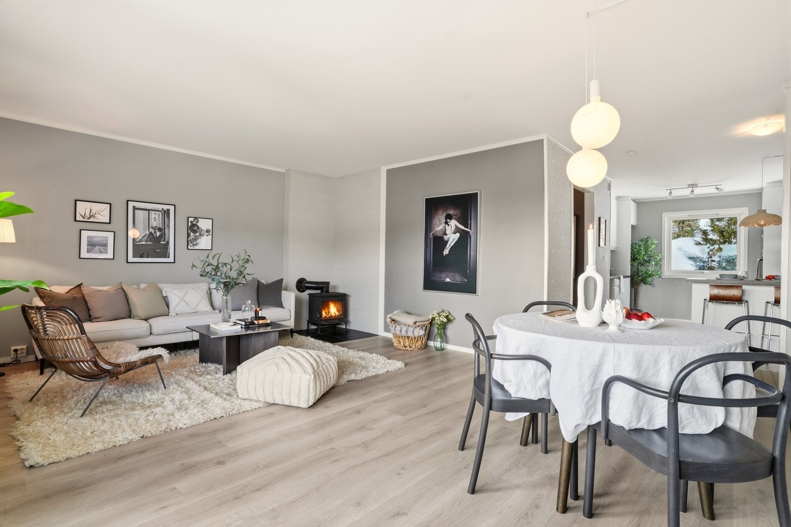 Leiligheten ble oppgradert i 2020 med nye overflater og nytt kjøkken Galleribilde