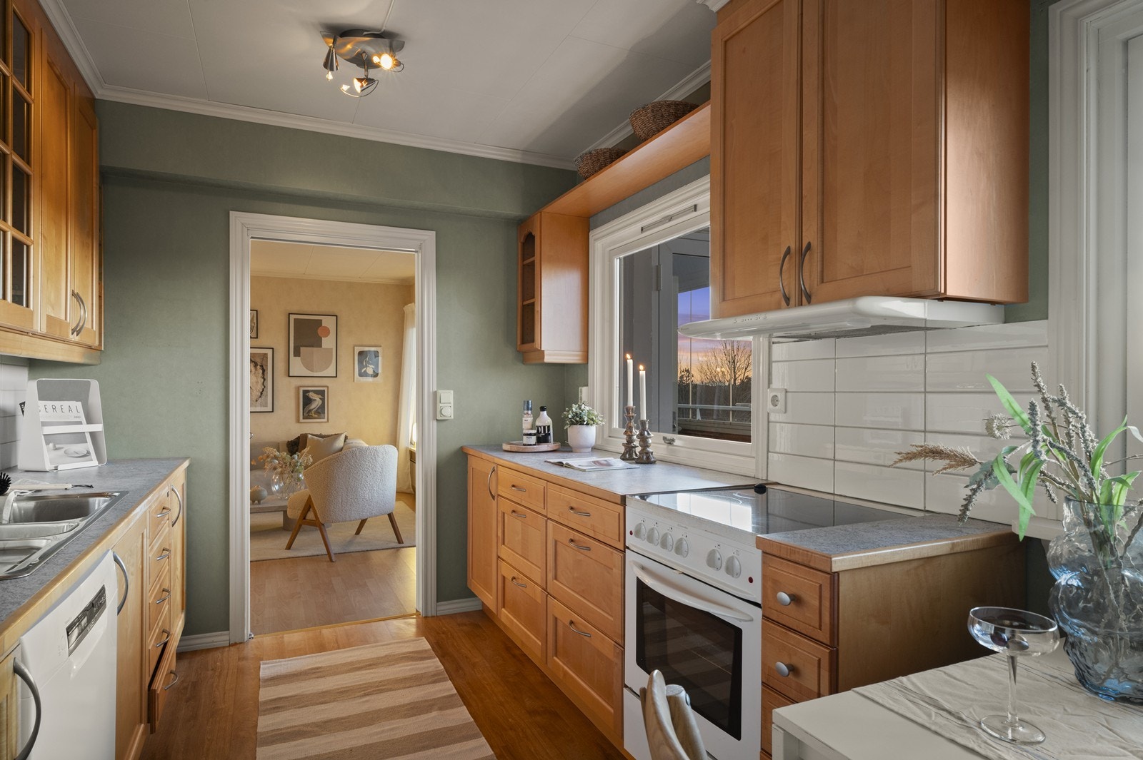 Ventilasjonen i leiligheten sikres blant annet via mekanisk avtrekk på kjøkkenet. Galleribilde