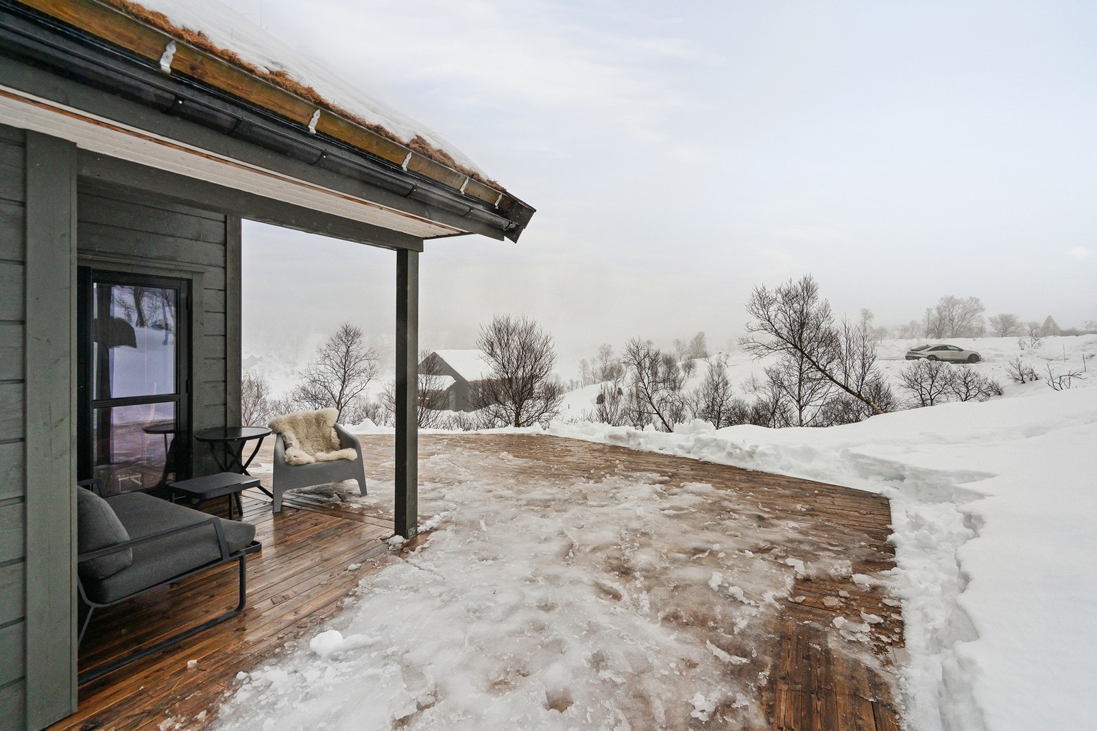 Overbygg hvor det er god plass til utemøbler Galleribilde