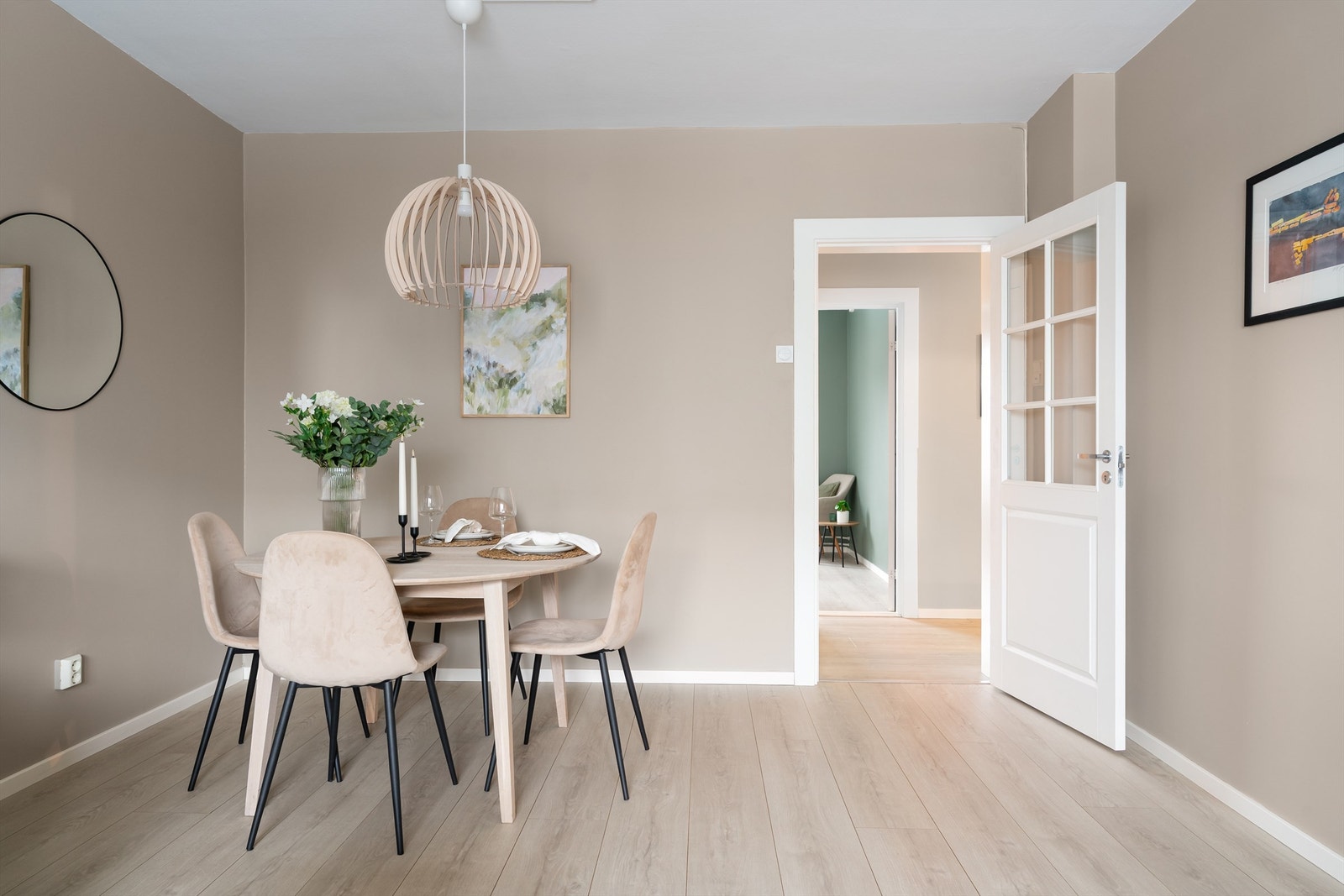 Her kan venner og familie inviteres på middager. Galleribilde