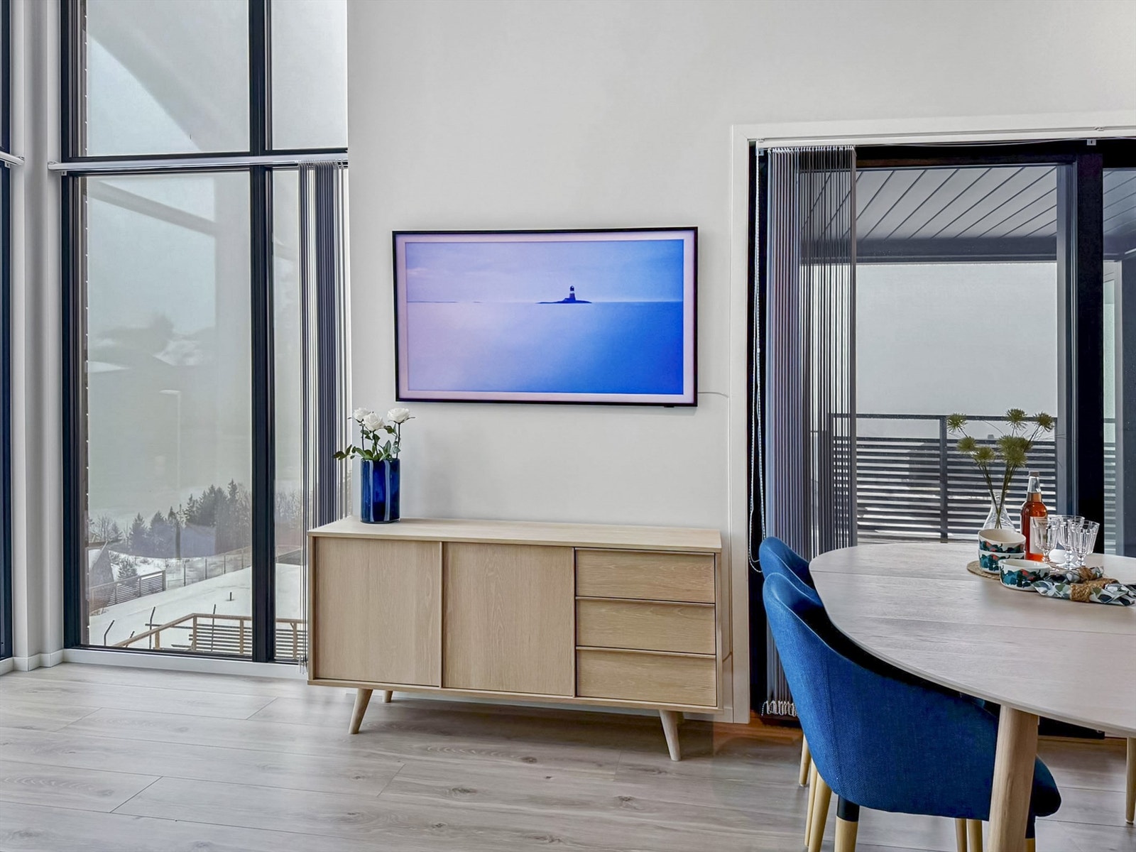 Stue med god plass til spisestue. Galleribilde