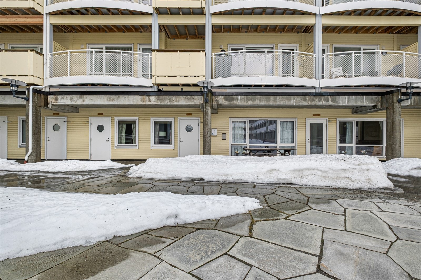 Felles inngangsparti og svalganger. Galleribilde