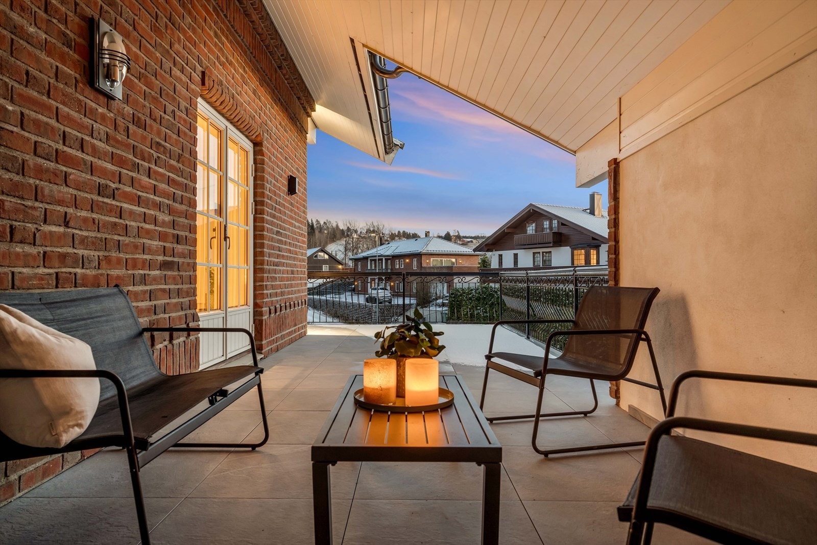 Dette er en familievennlig og innholdsrik enebolig med populær beliggenhet! Galleribilde