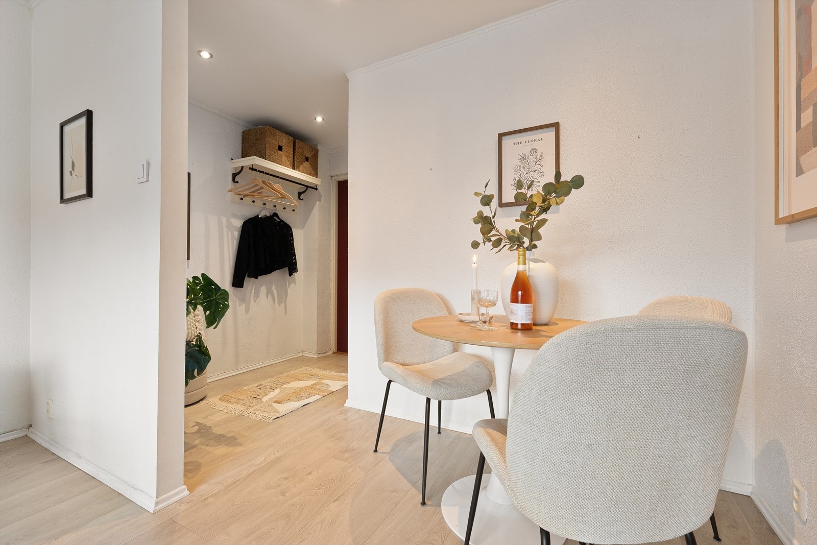 Særs arealeffektiv planløsning som utnytter hver cm. av leiligheten til det maksimale! Galleribilde