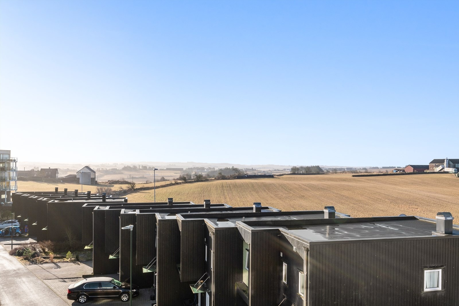 Bildet viser den flotte utsikten fra boligens 2. etasje. Galleribilde