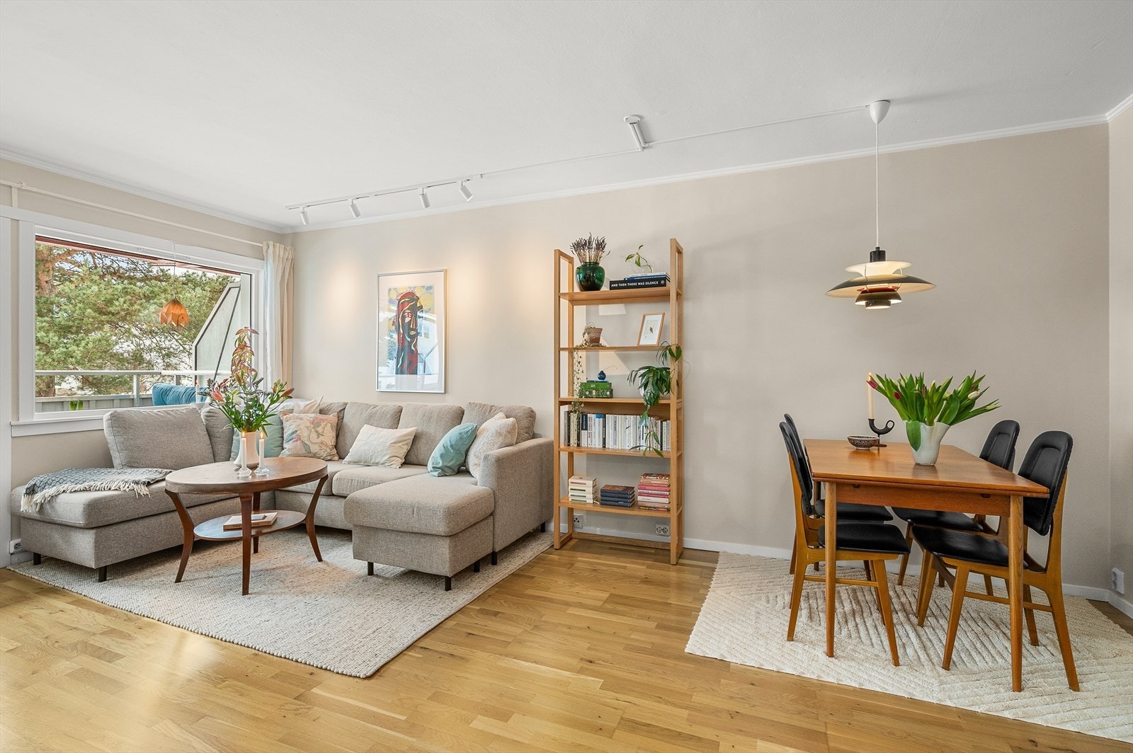 Velkommen til Viktor Baumanns vei 34A - En sjarmerende 3-roms beliggende på attraktive Sverresborg med nærhet til "alt" du trenger i hverdagen Galleribilde