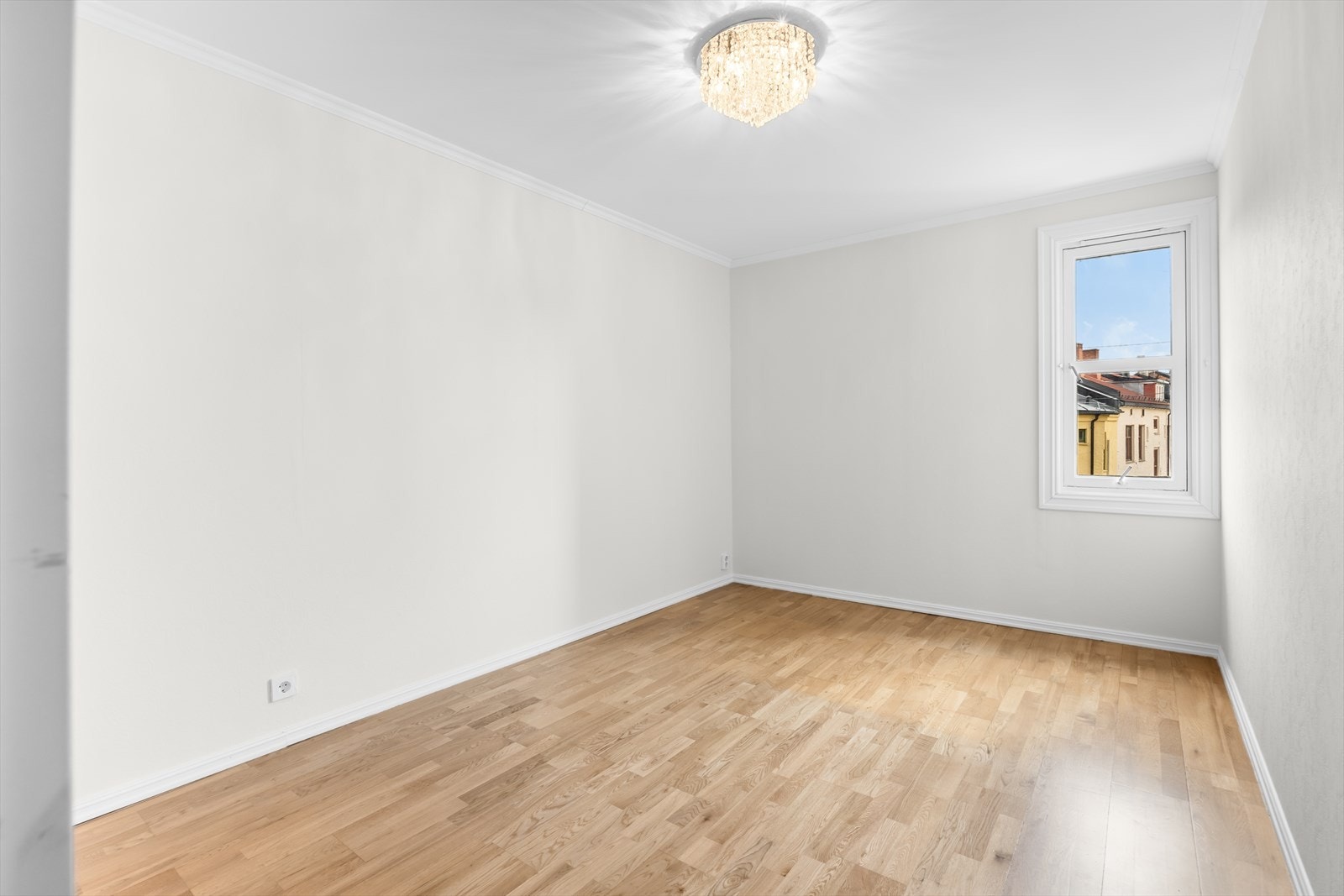 Leiligheten har to gode soverom, begge har plass til dobbeltseng og tilhørende garderobe. Galleribilde