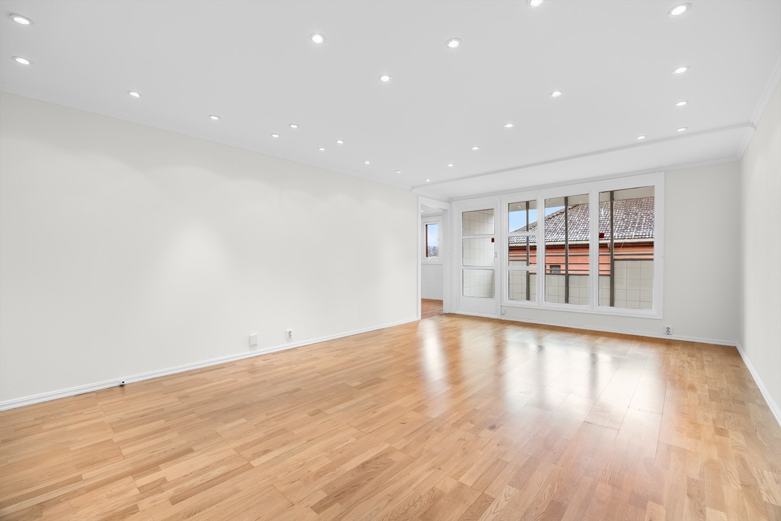 Velkommen til Schous plass 5, en 3-roms selveier med vestvendt balkong. Galleribilde