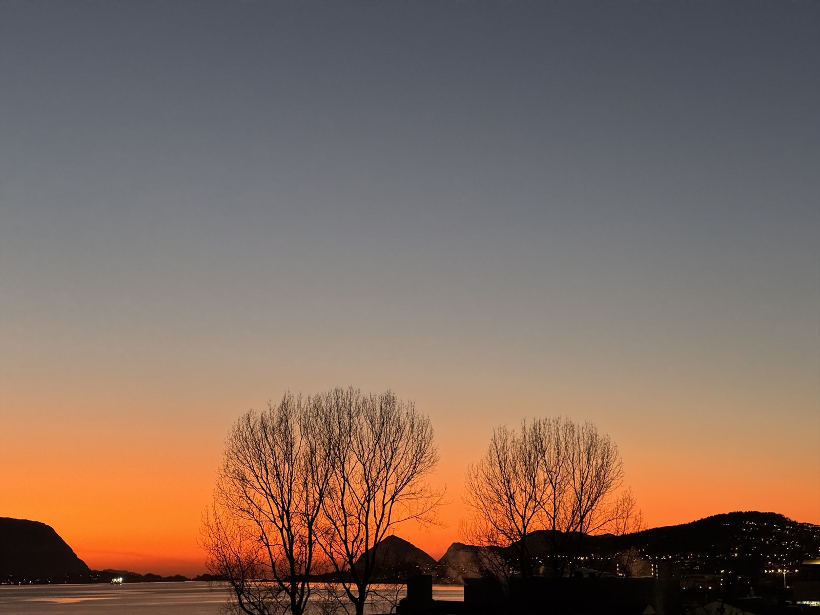 Området er kjent for sine gode sol- og utsiktsforhold - her kan man nyte flotte solnedganger i vest Galleribilde