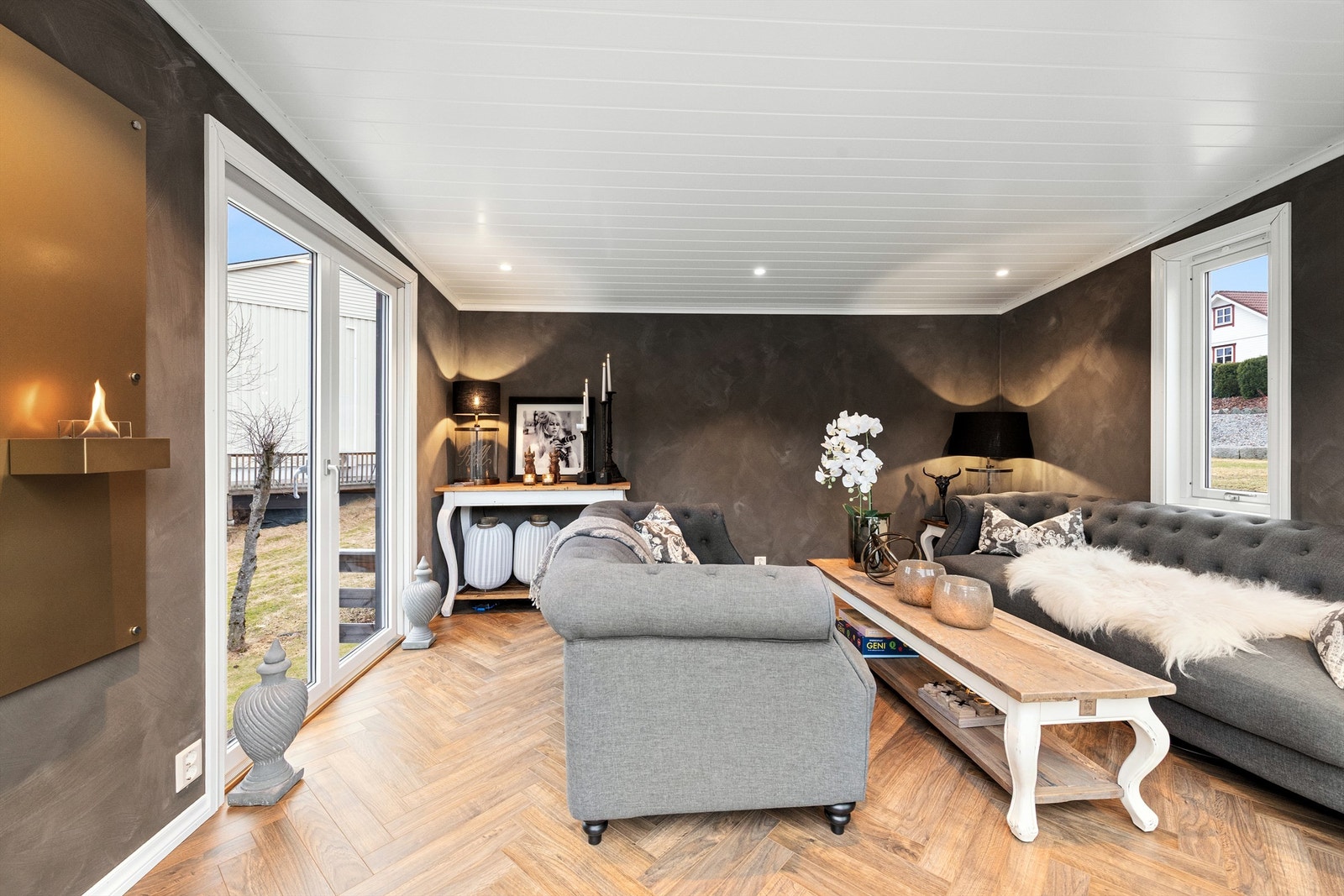 Med varmekabler i gulvet er hagestuen et ekstra oppholdsrom som kan brukes hele året Galleribilde