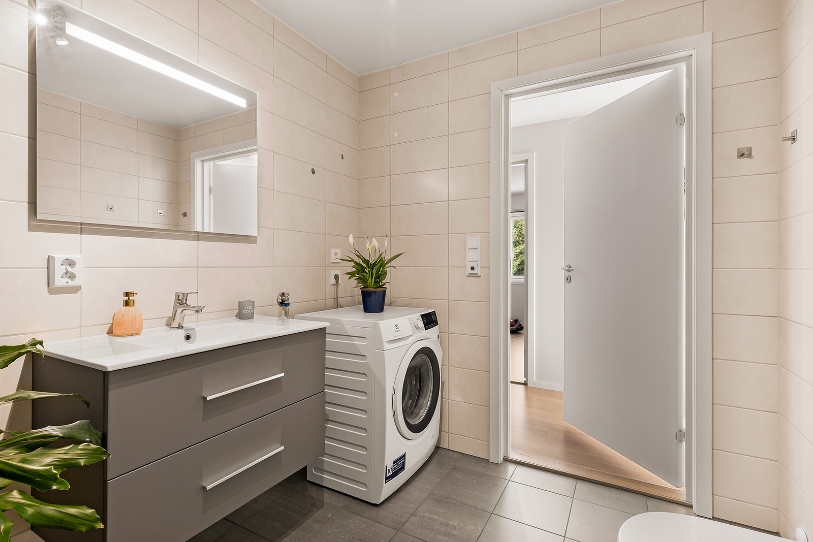 Opplegg for vaskemaskin Galleribilde