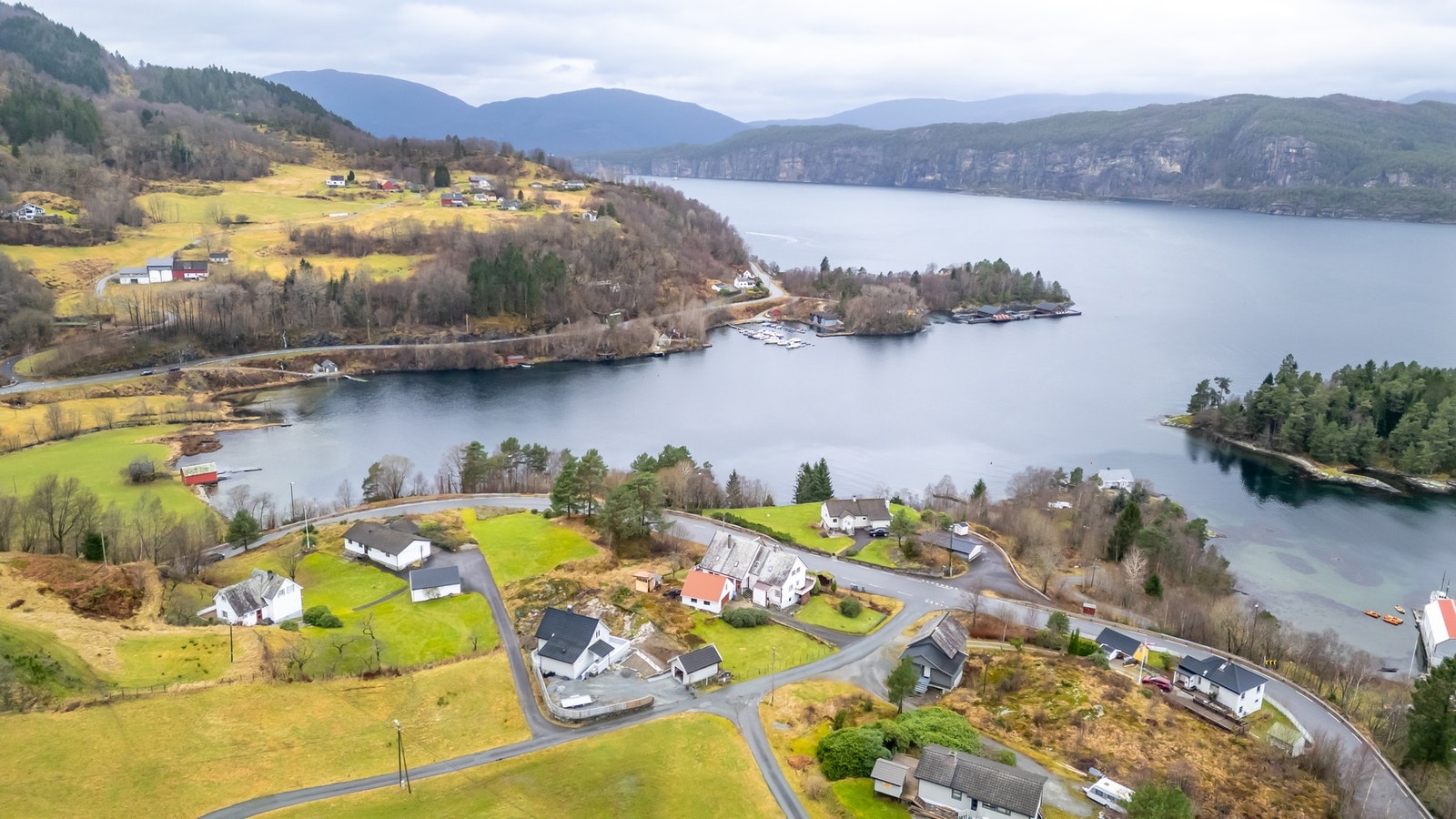 Bergegrend sett mot vest Galleribilde